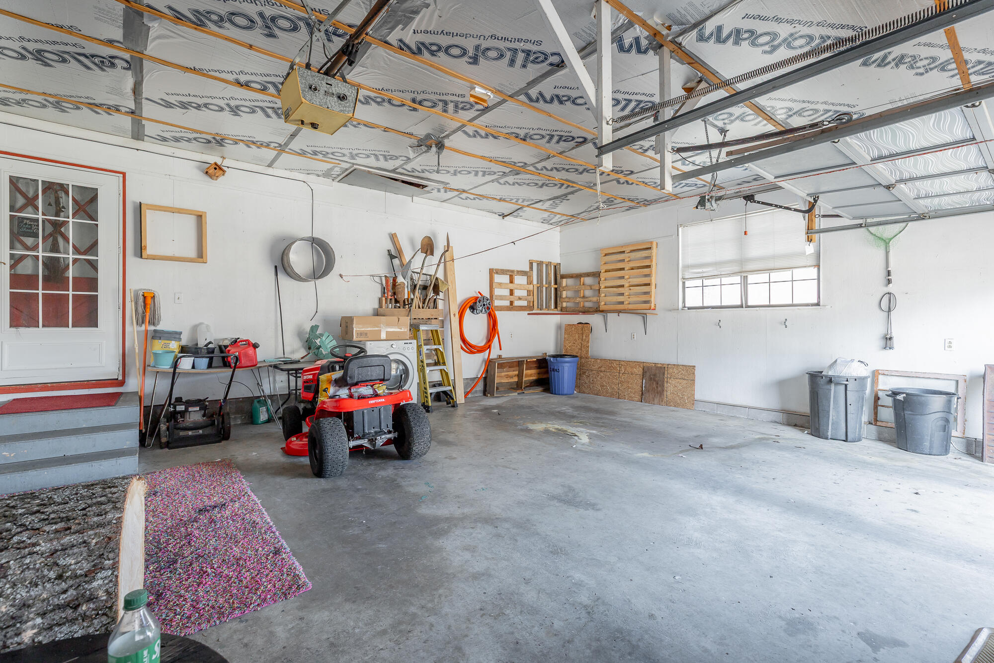 2582 E Valley Road