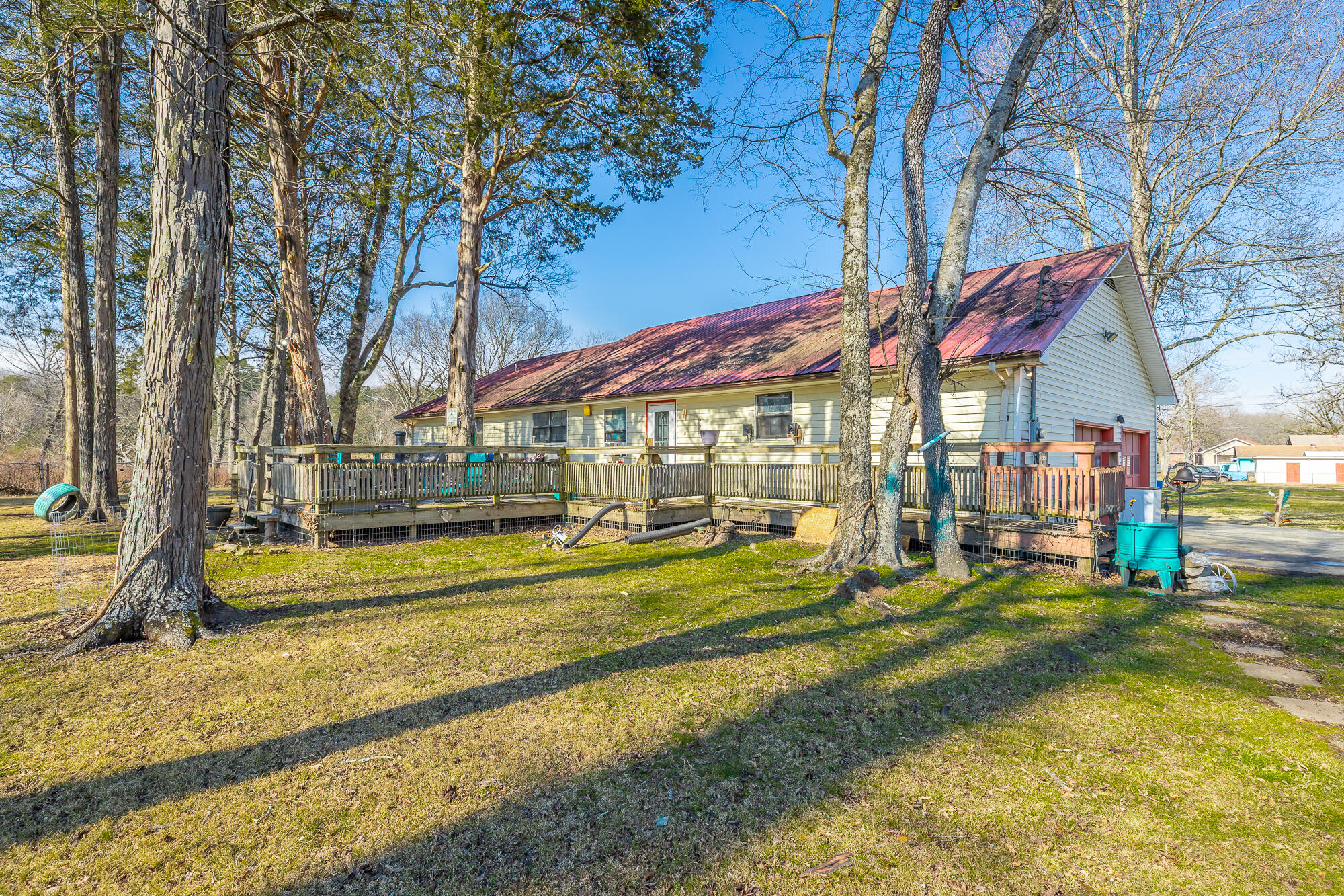 2582 E Valley Road