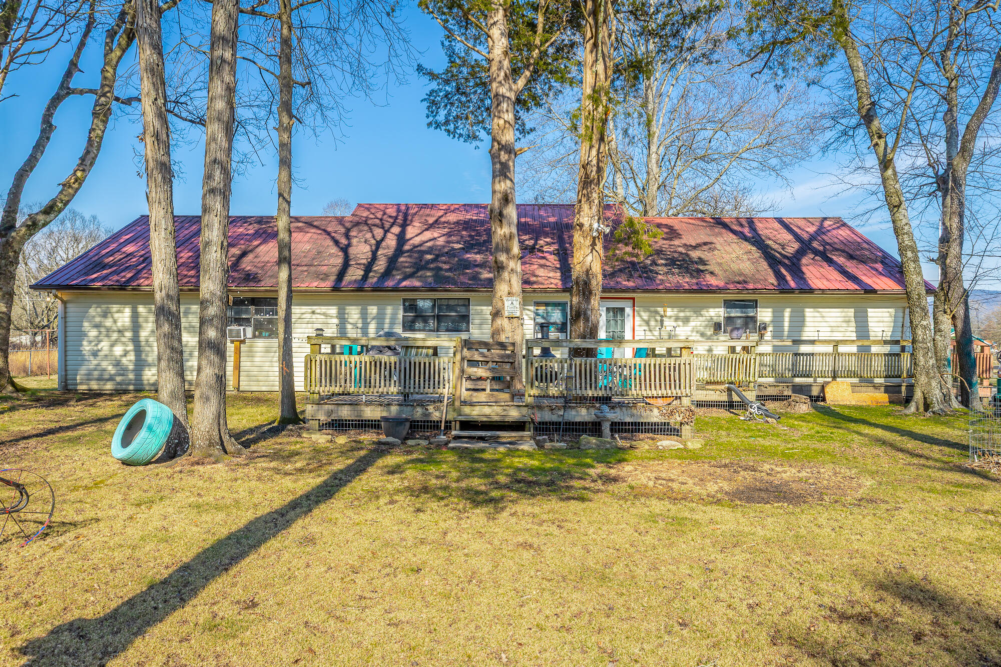 2582 E Valley Road