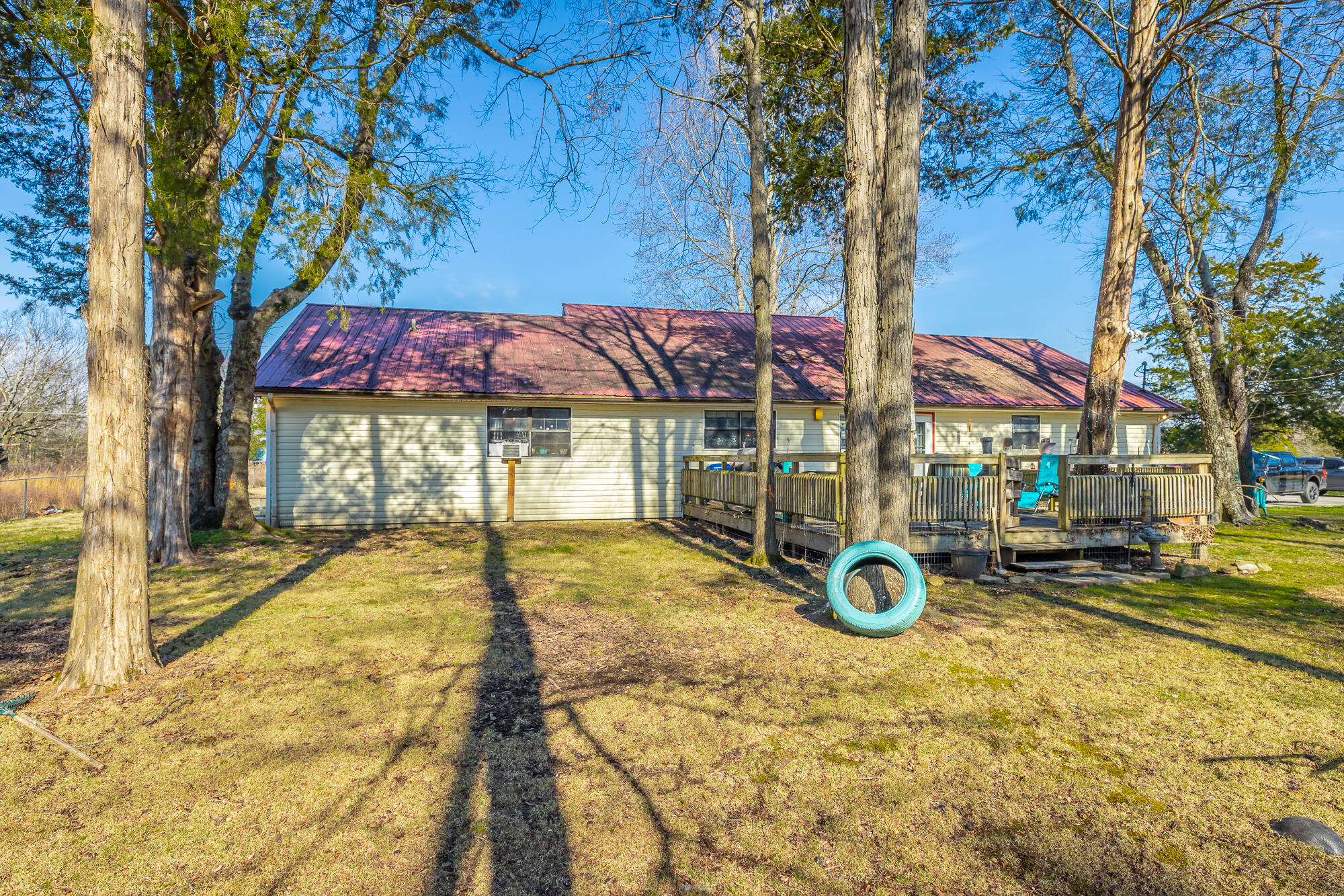 2582 E Valley Road