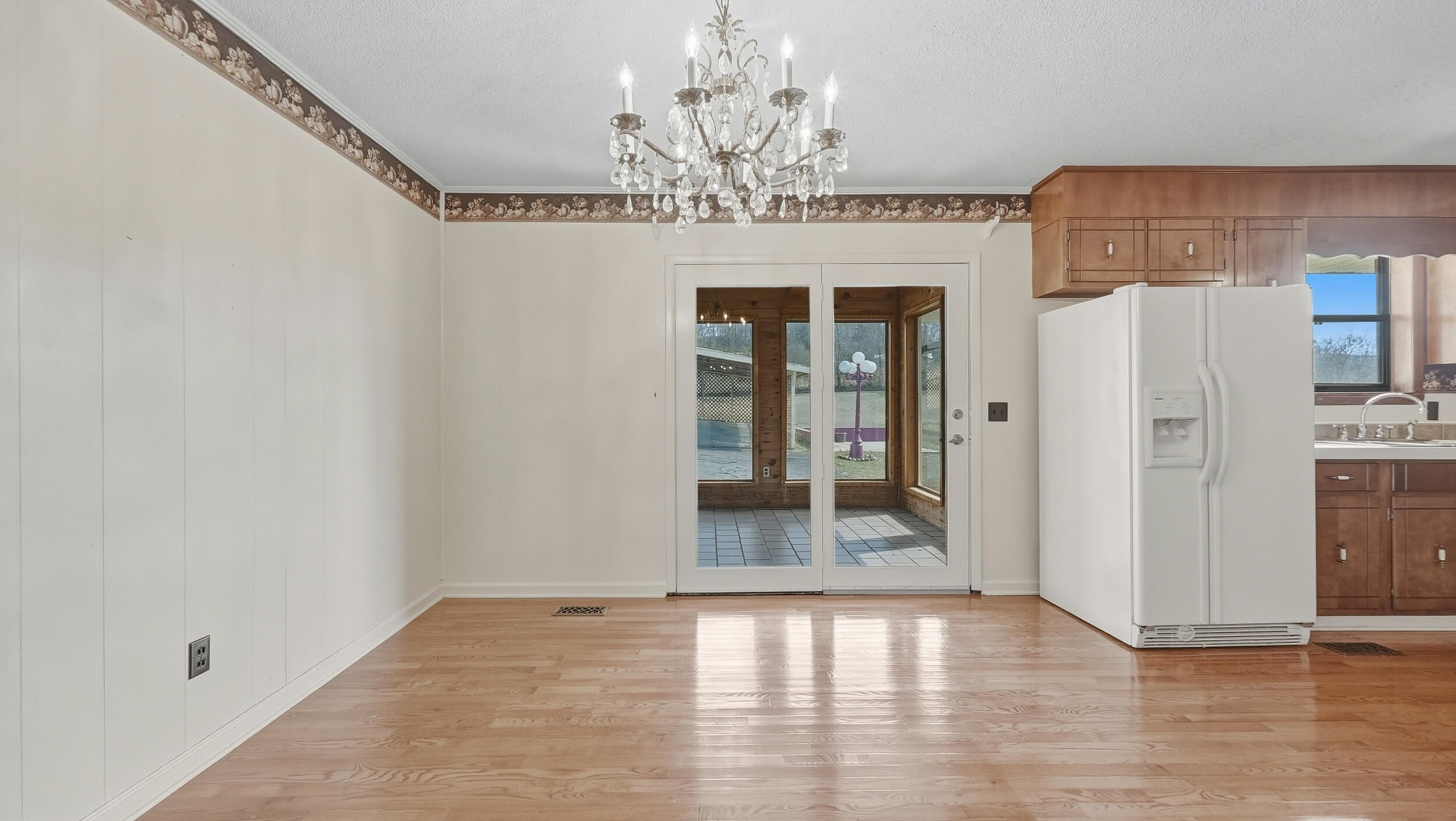 568 S Elm Street