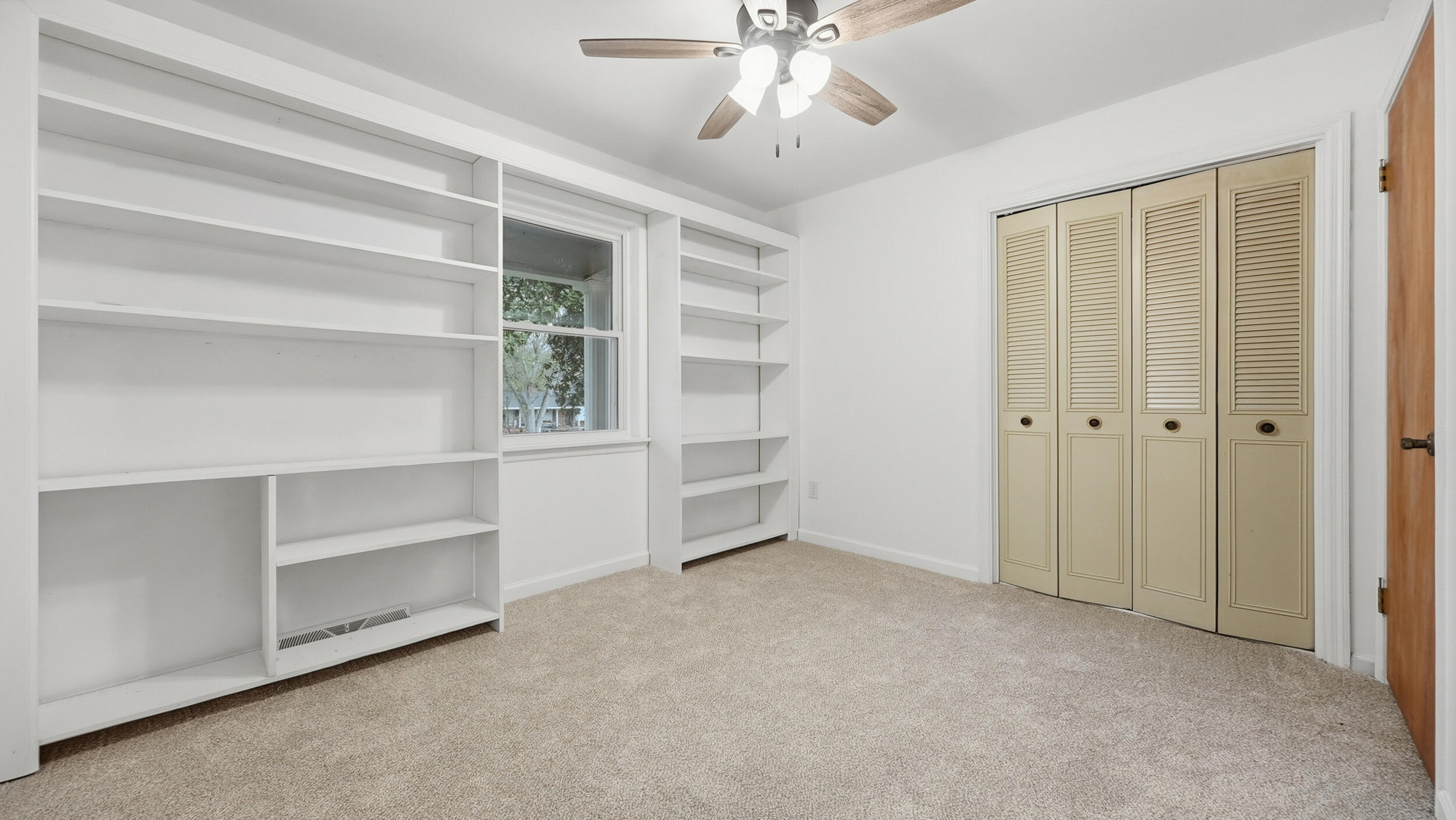 379 Pleasant View Circle