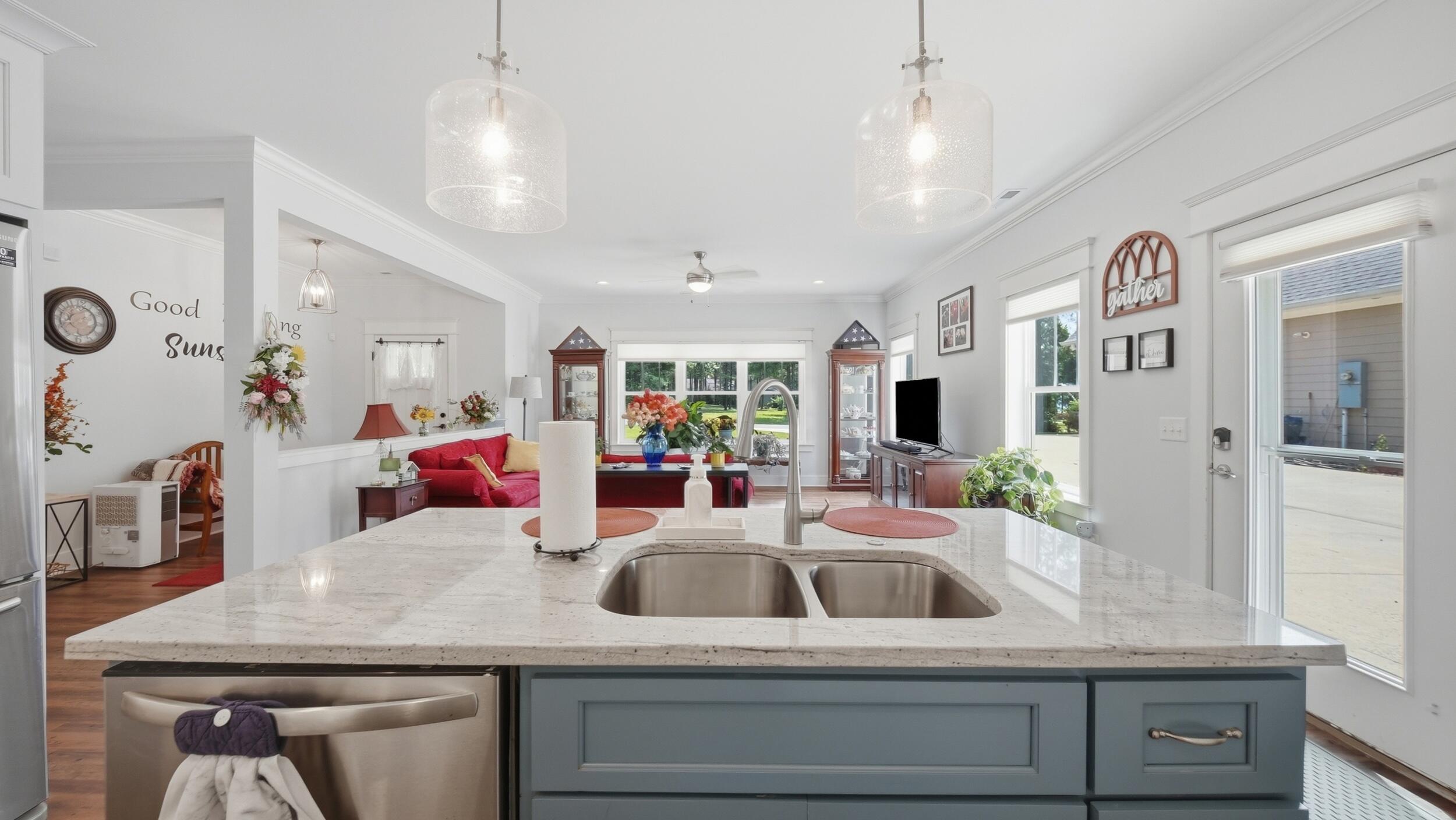 975 Cumberland Circle