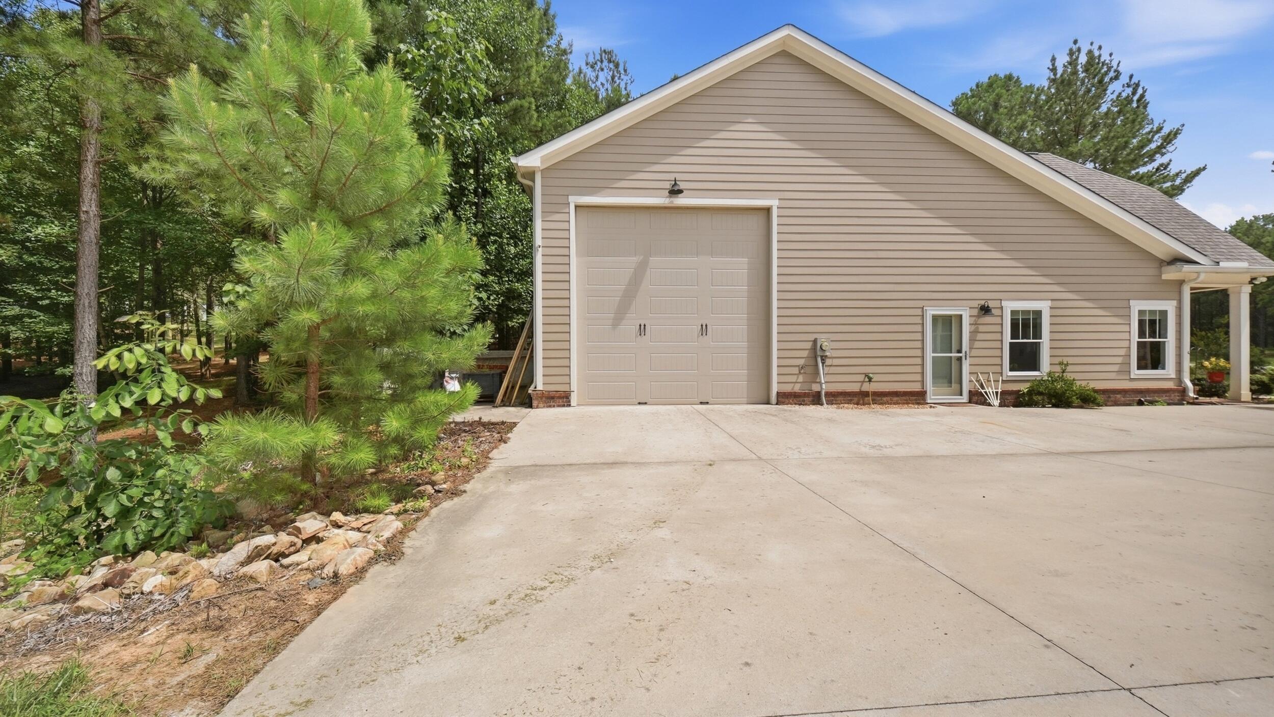 975 Cumberland Circle