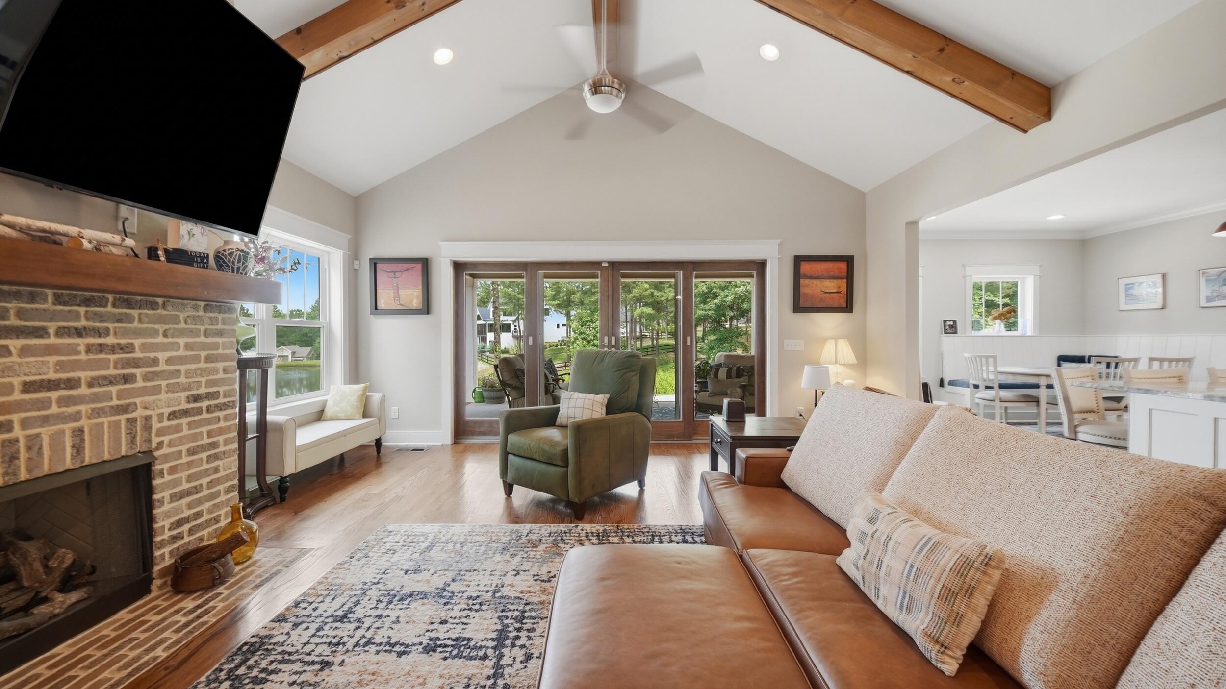 975 Cumberland Circle
