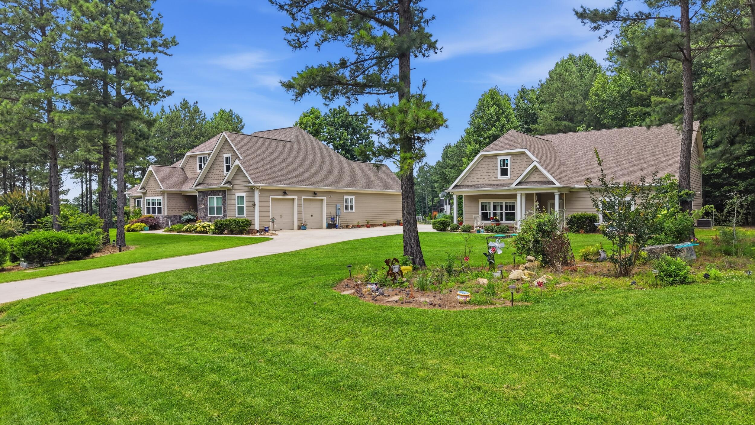 975 Cumberland Circle