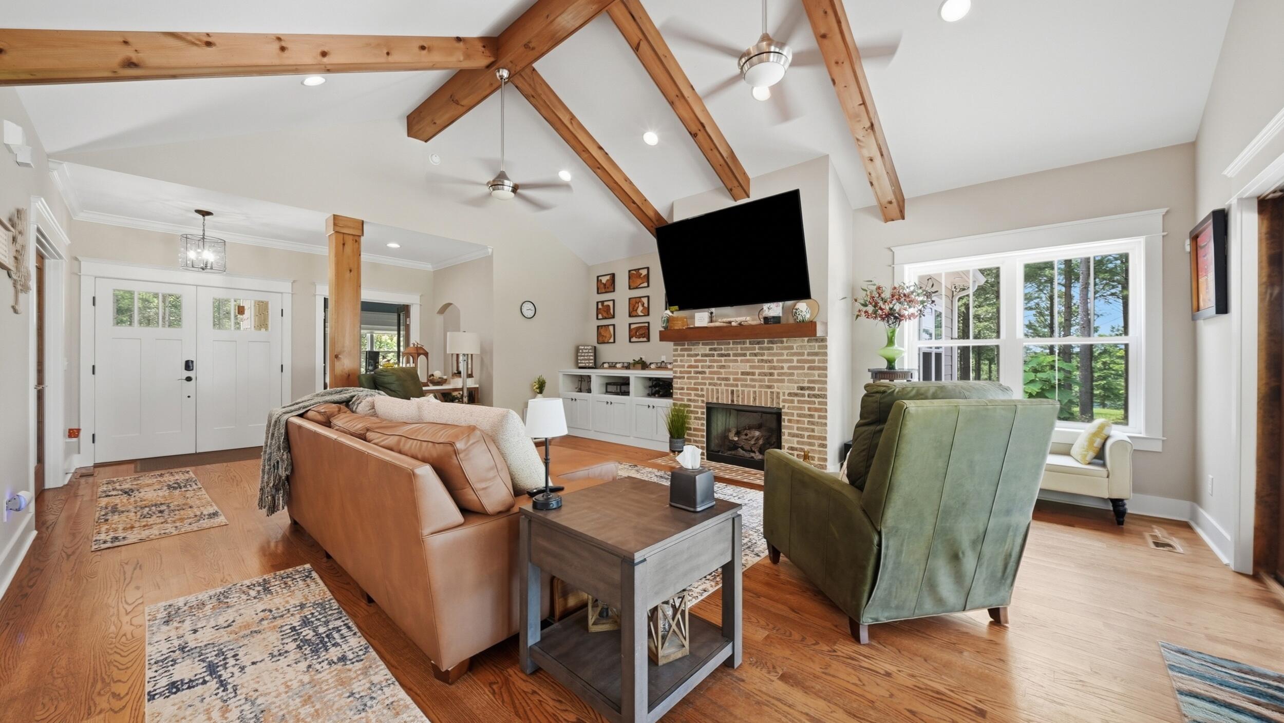 975 Cumberland Circle