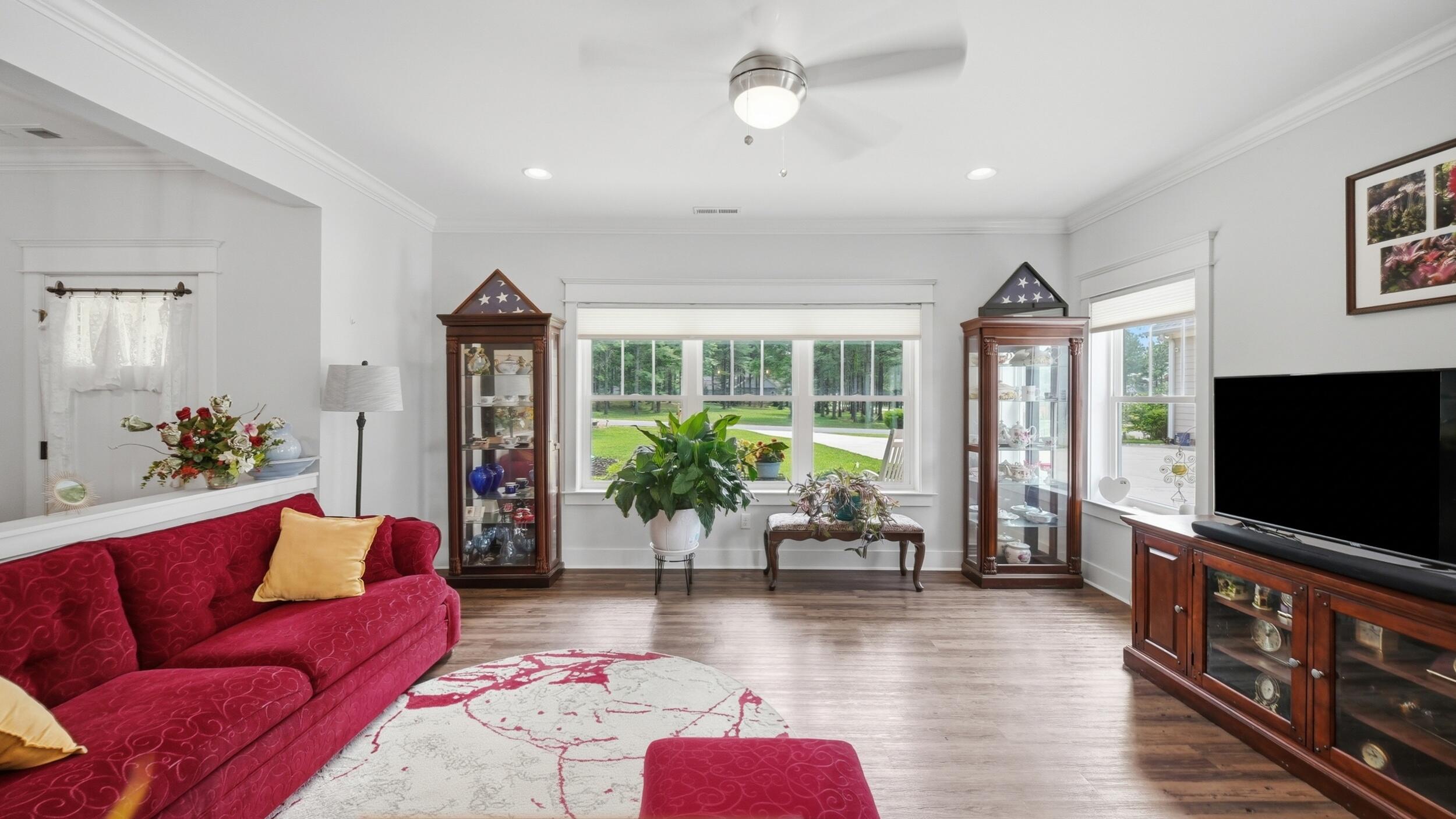 975 Cumberland Circle
