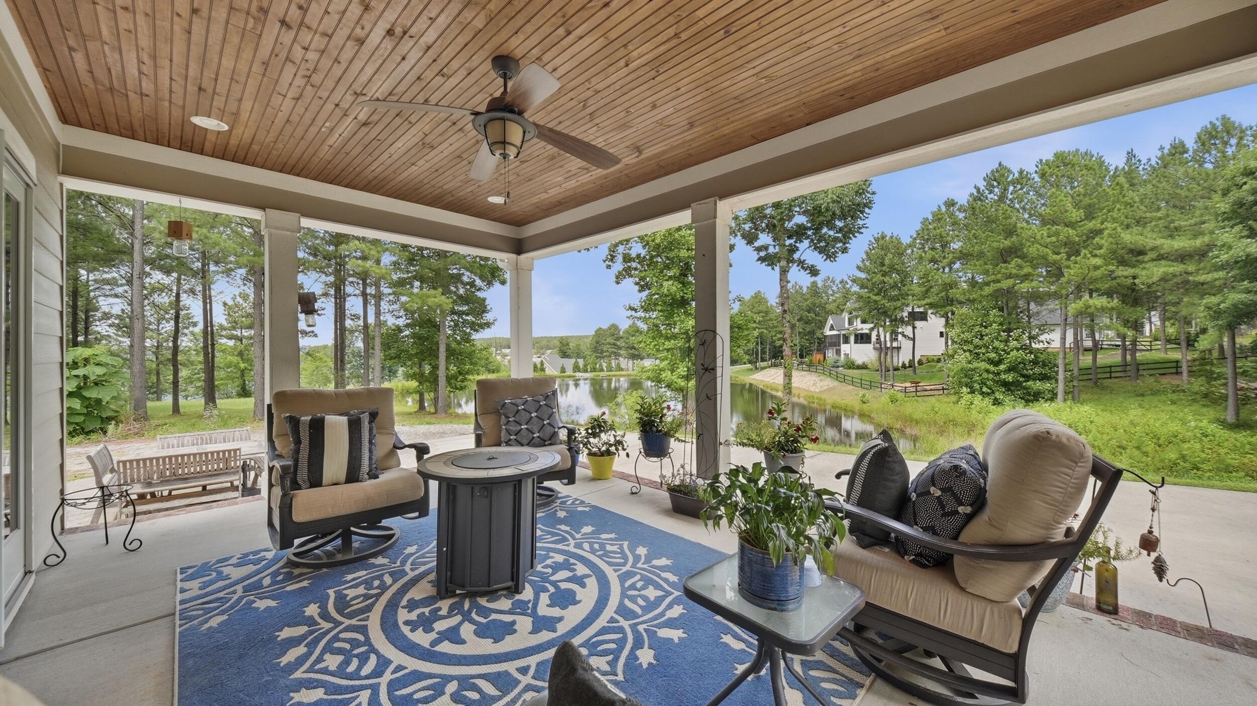 975 Cumberland Circle