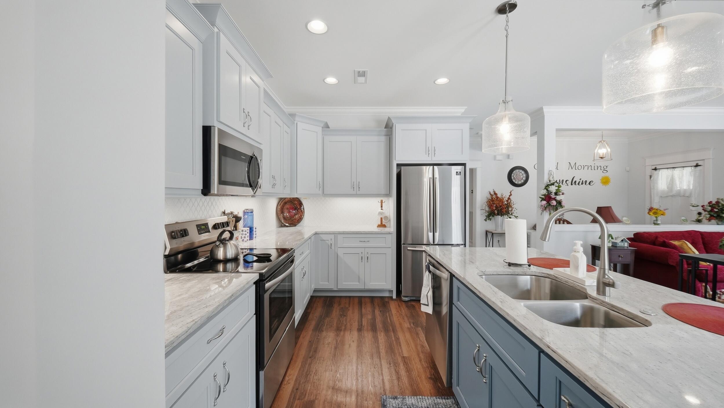 975 Cumberland Circle