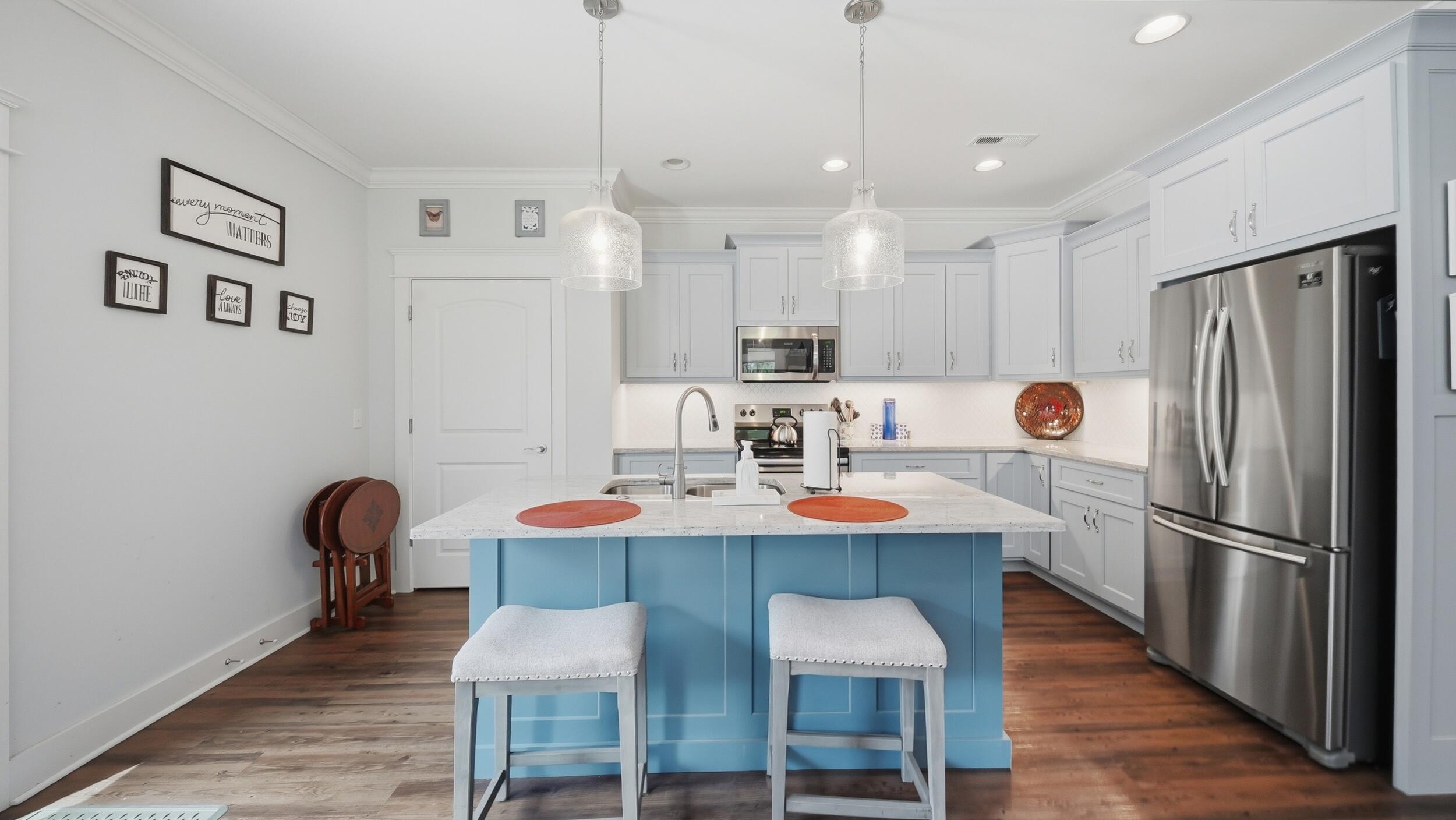 975 Cumberland Circle