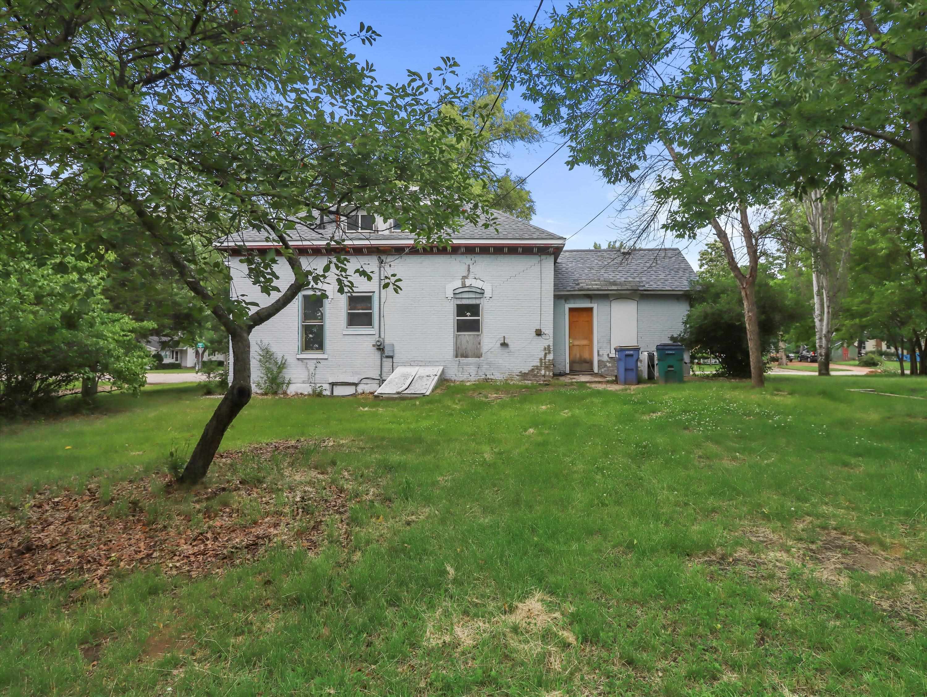 318 W Albert Street