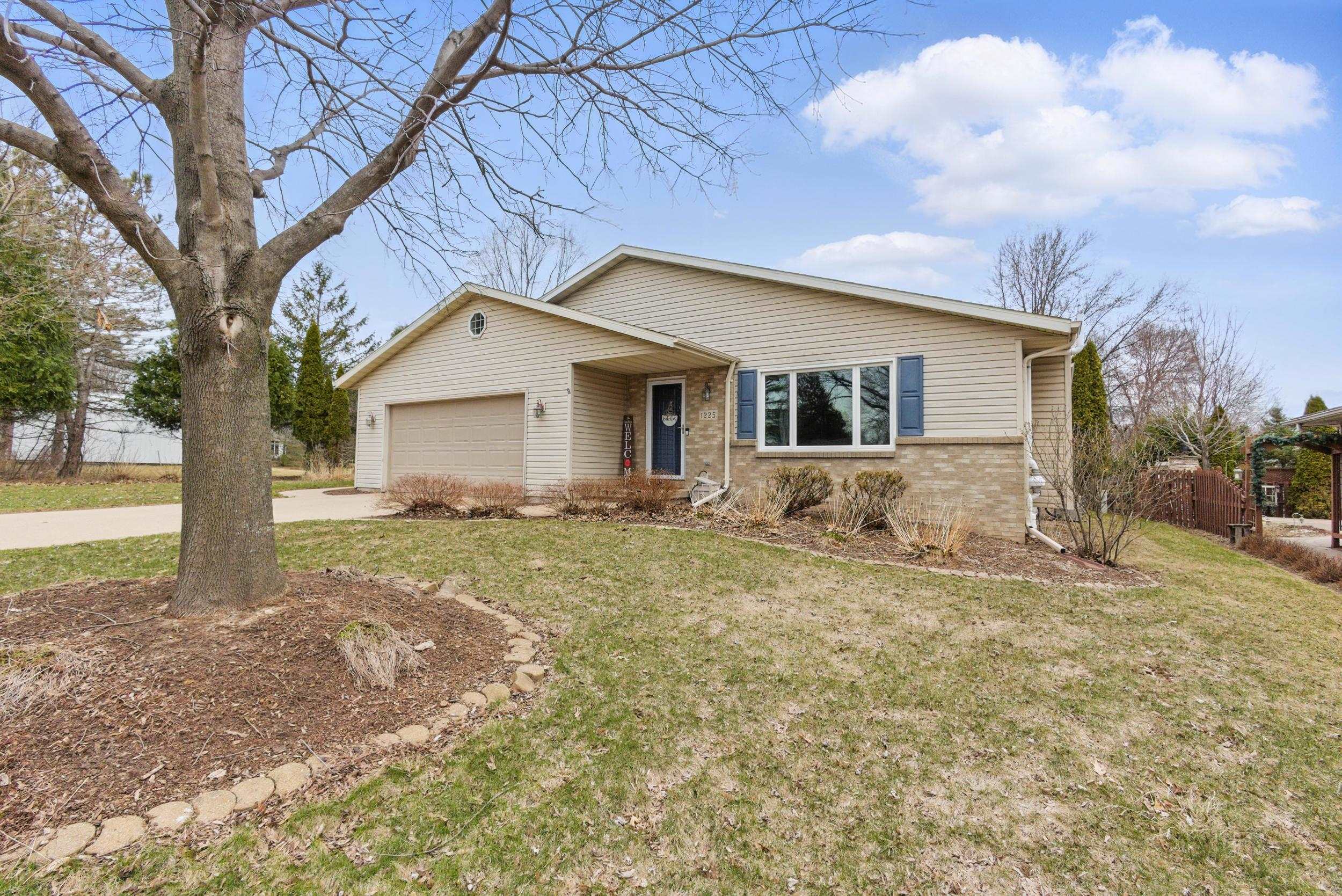 1225 Forestedge Drive