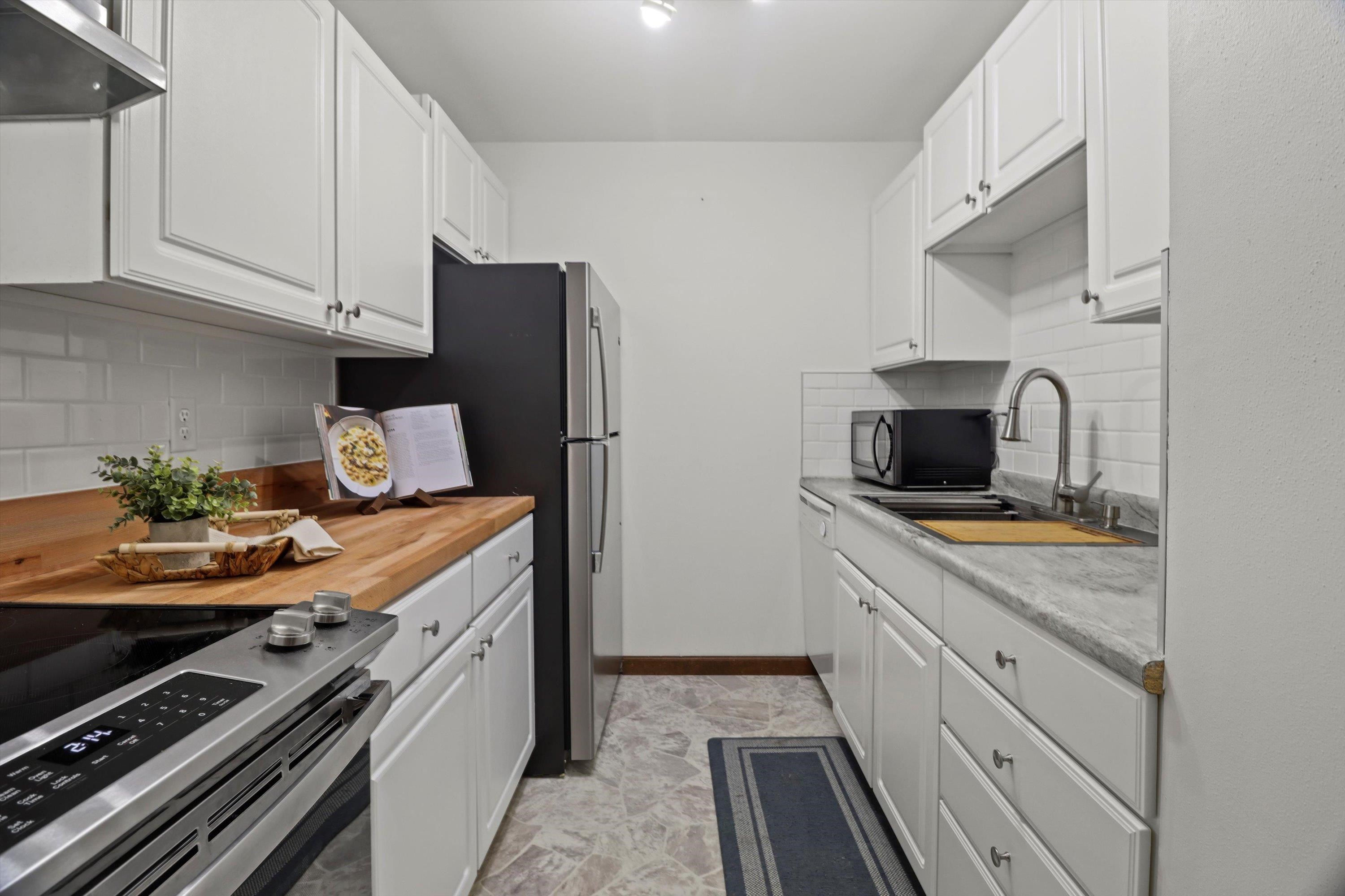 2124 Allen Boulevard 4