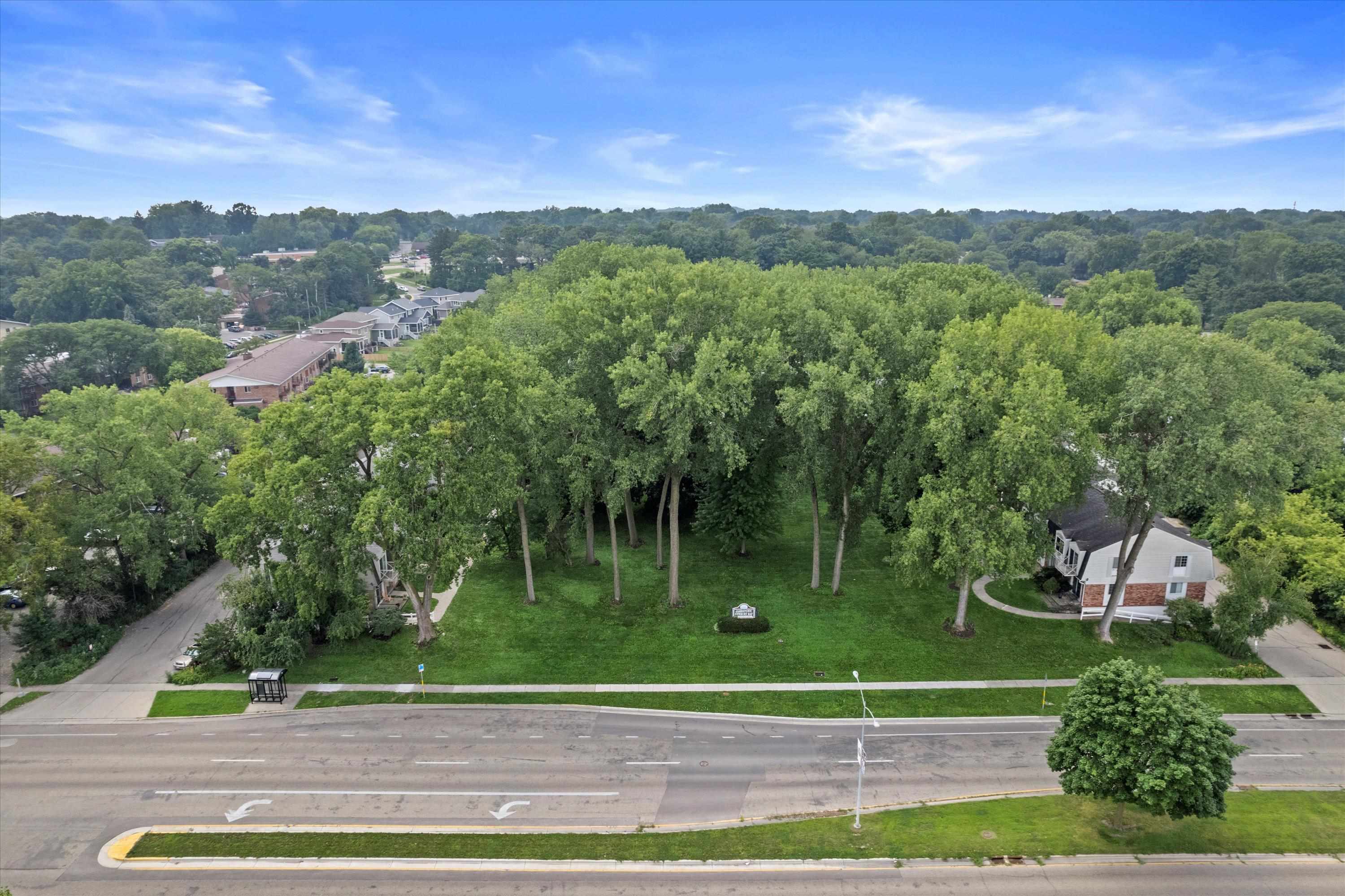 2124 Allen Boulevard 4