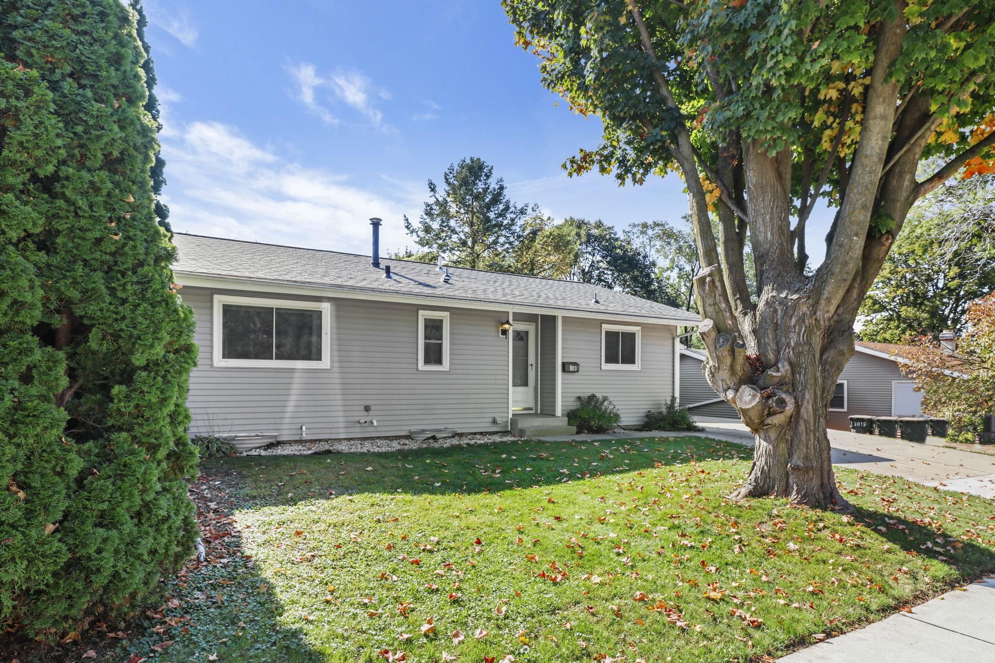 1013 Vandenburg Street