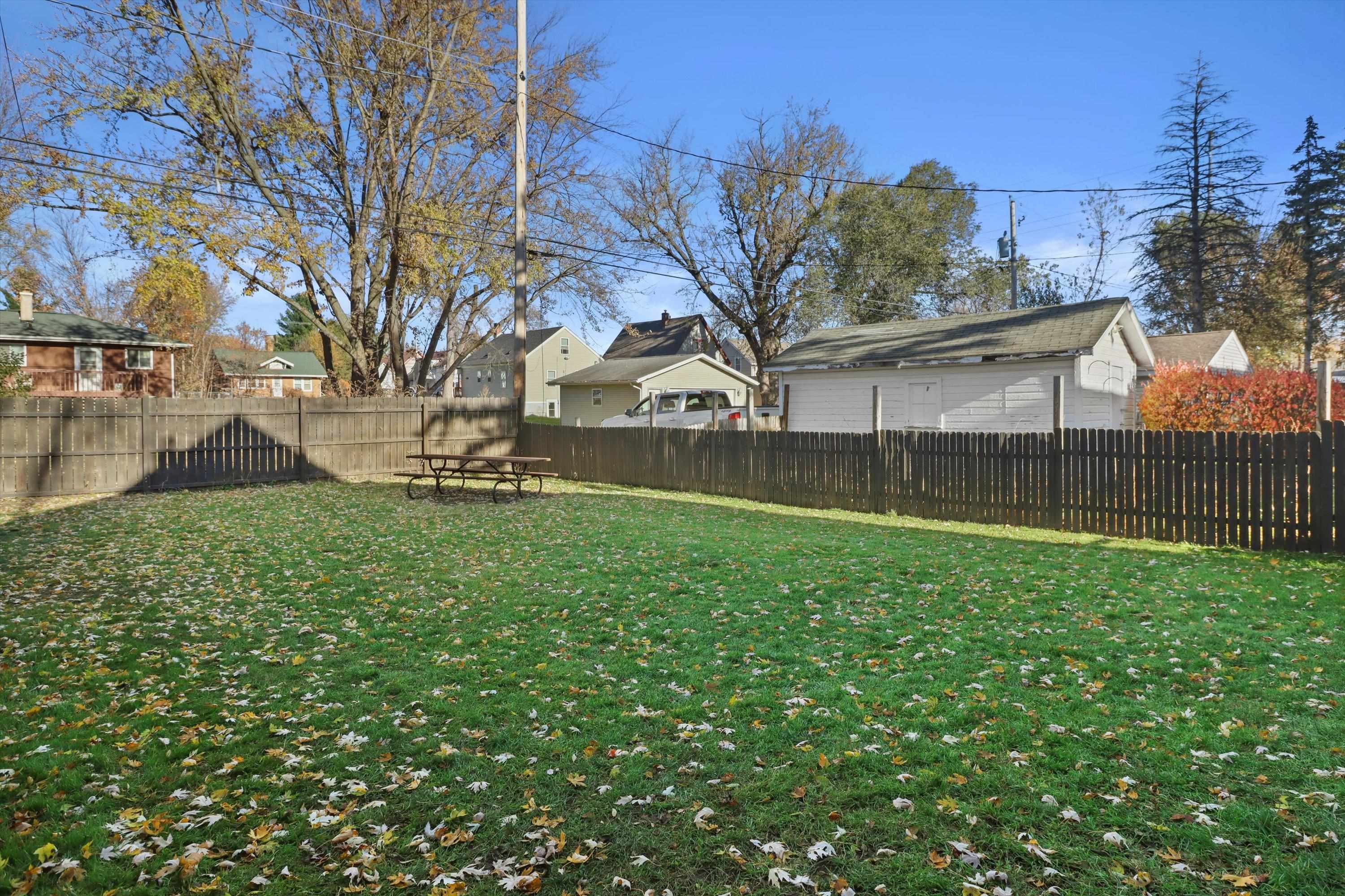 219 E Howard Street