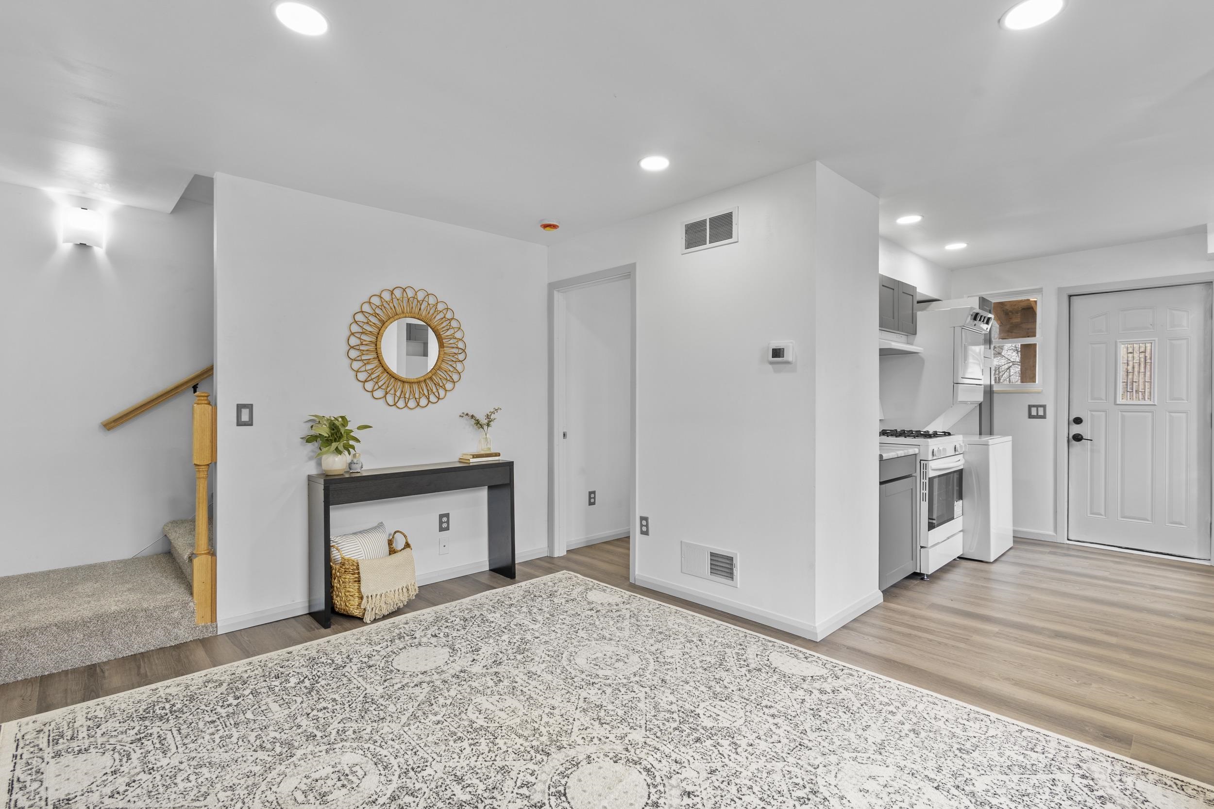 1317 Everett Street