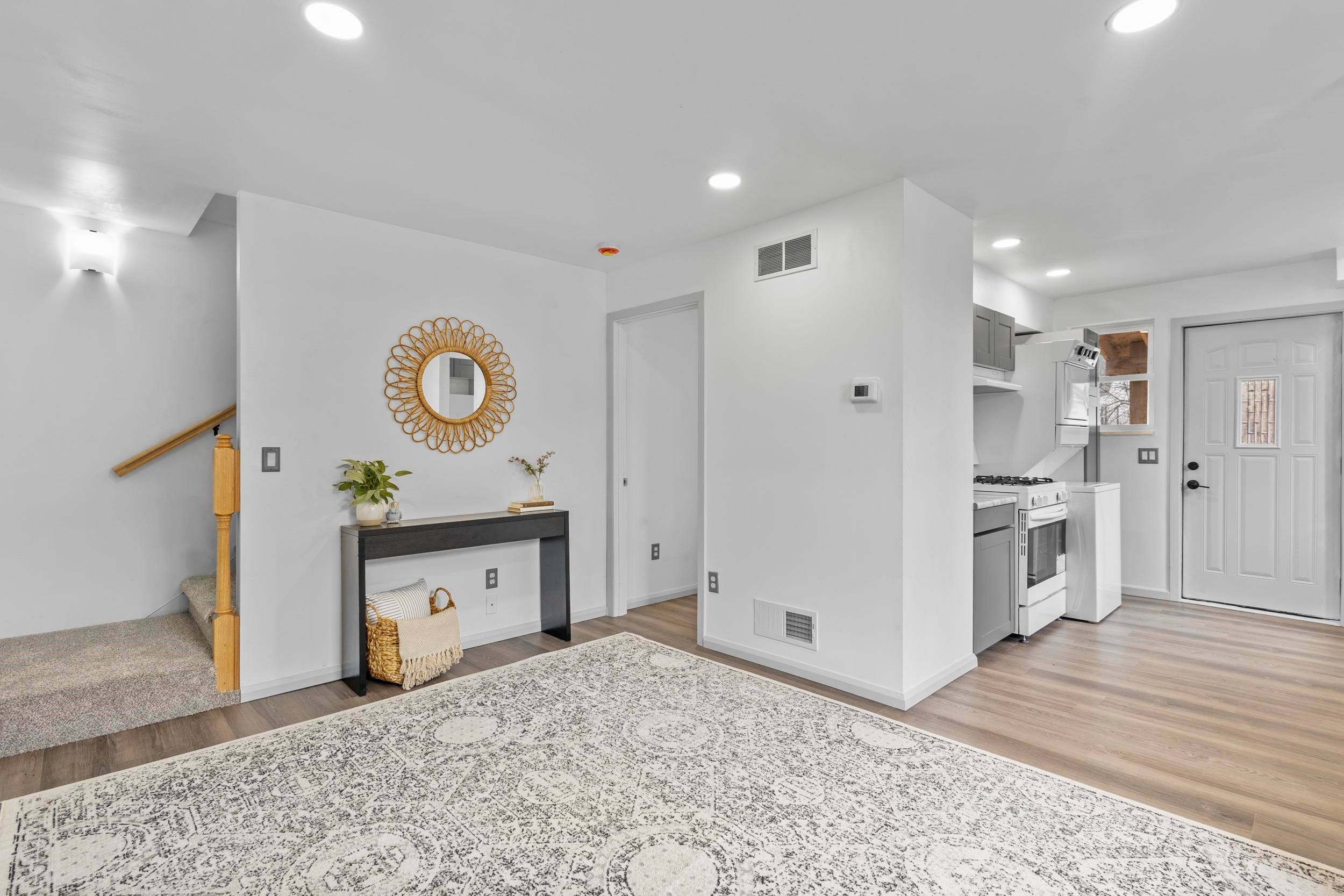 1317 Everett Street