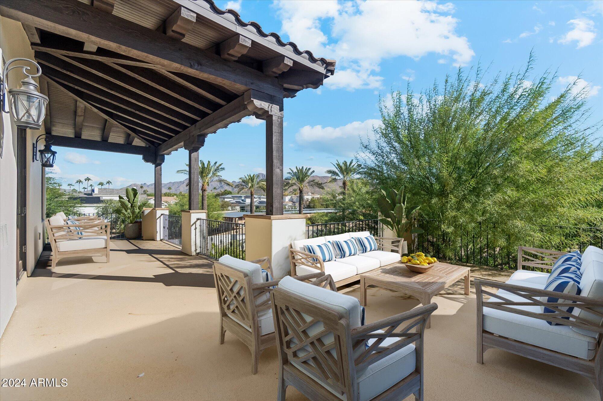 10512 E CHOLLA Street