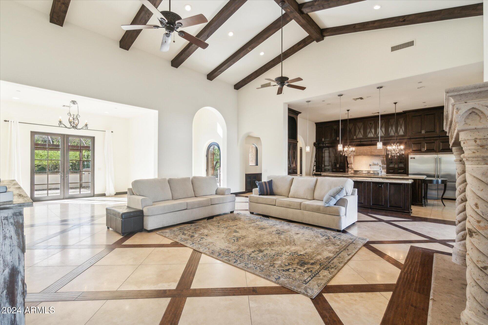 10512 E CHOLLA Street