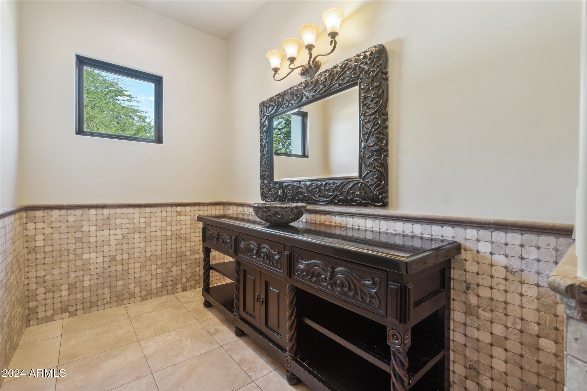 10512 E CHOLLA Street