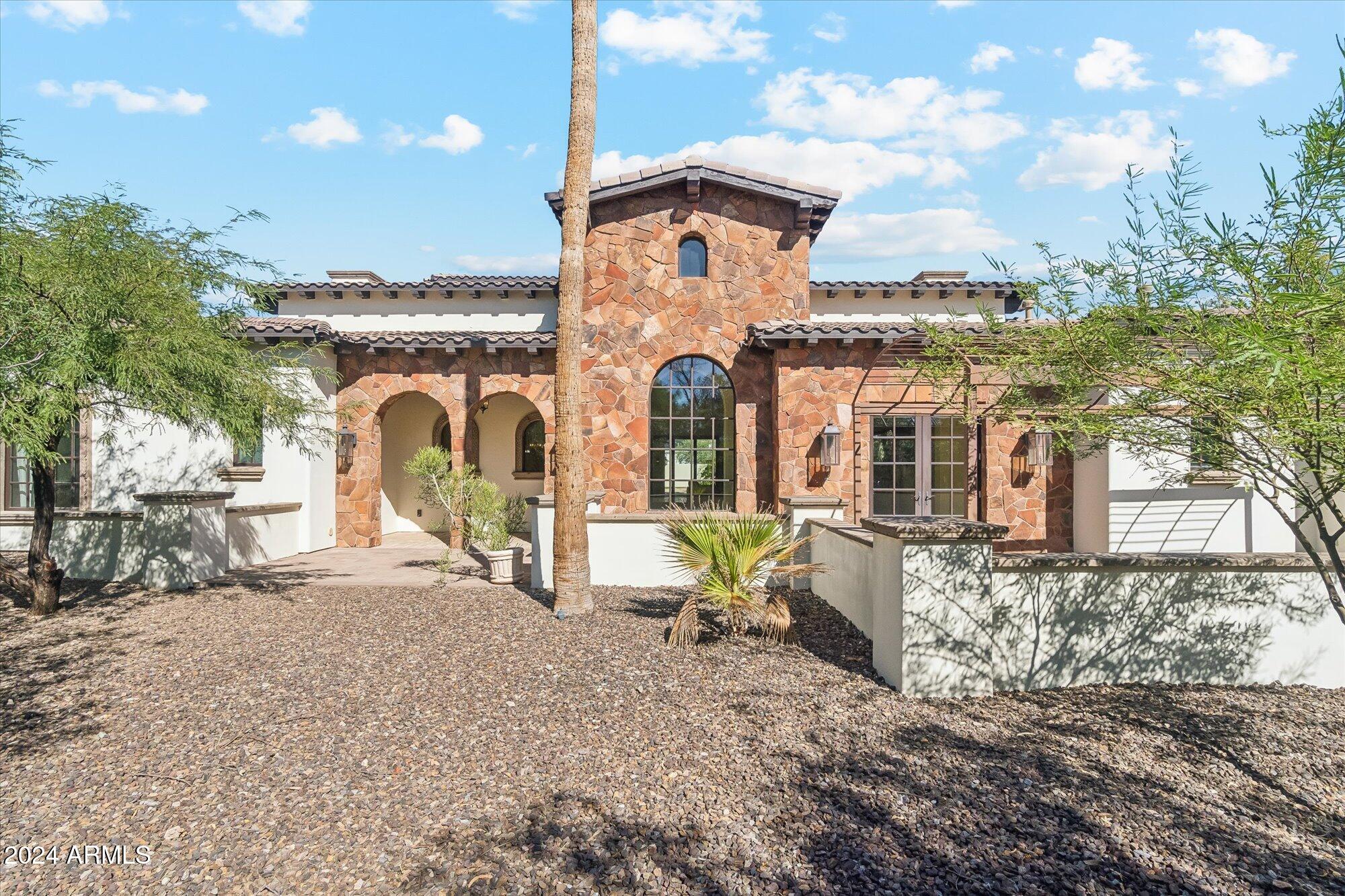 10512 E CHOLLA Street