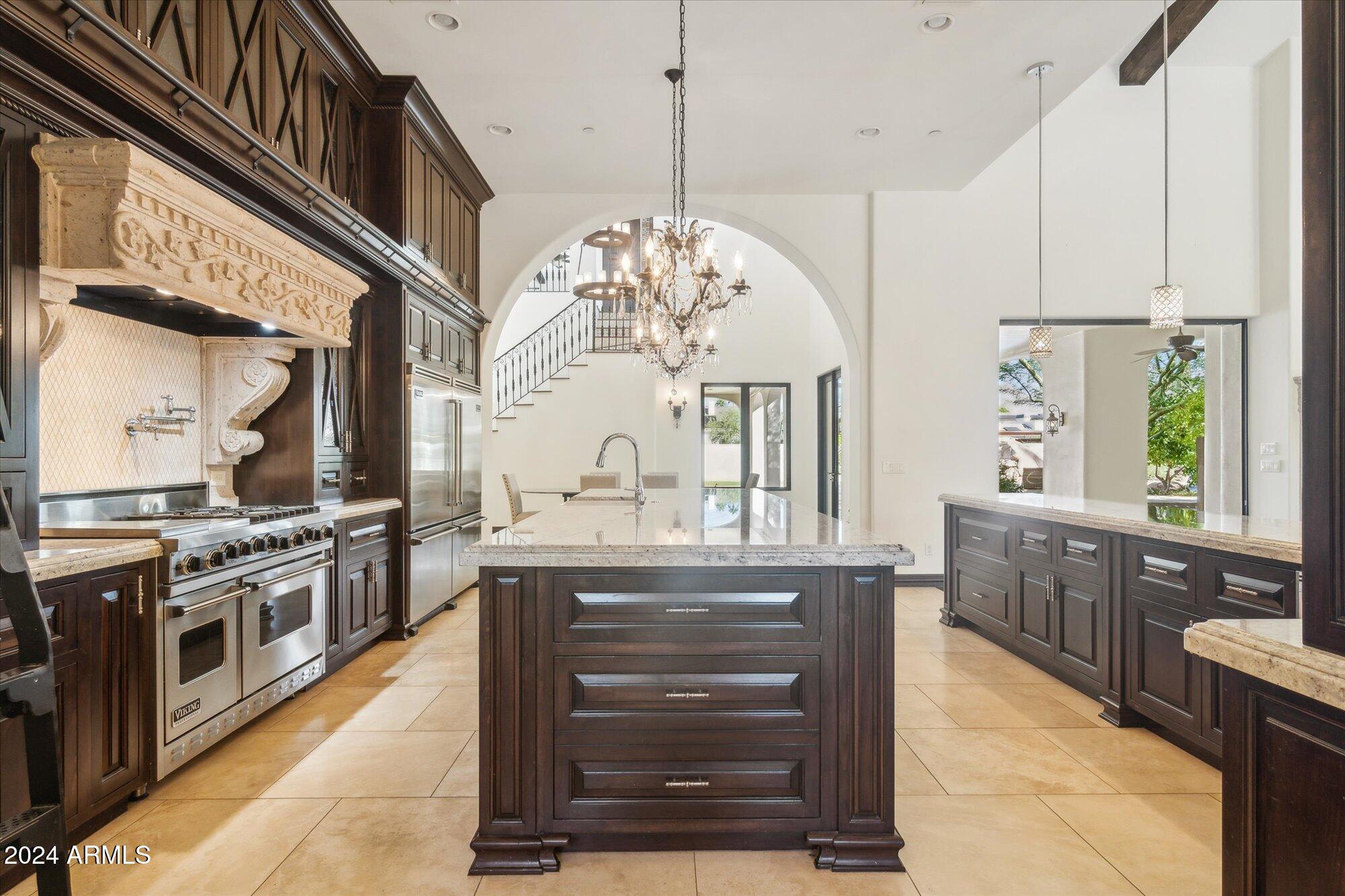 10512 E CHOLLA Street