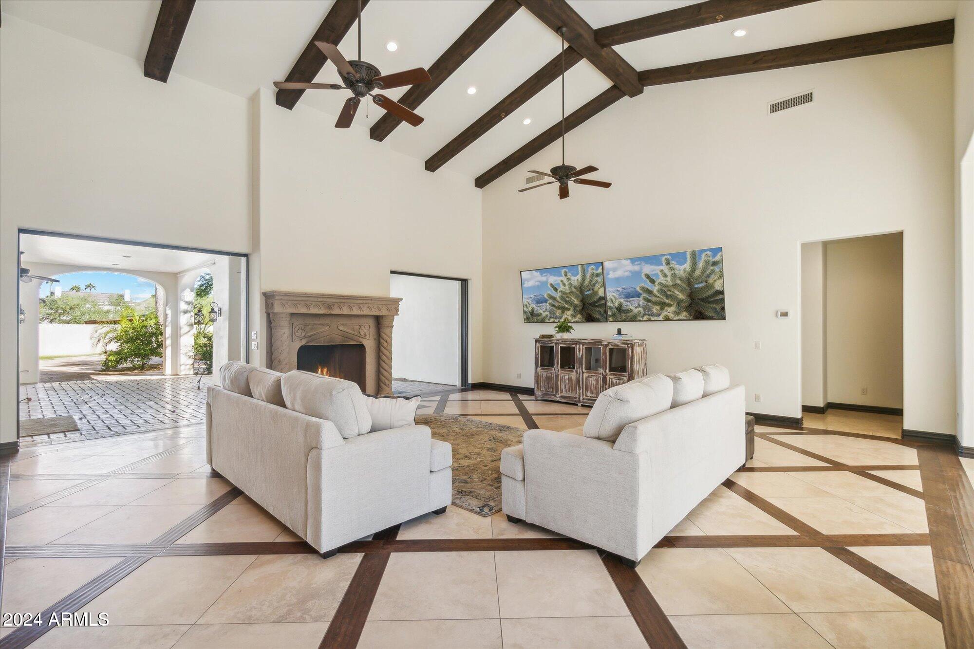 10512 E CHOLLA Street