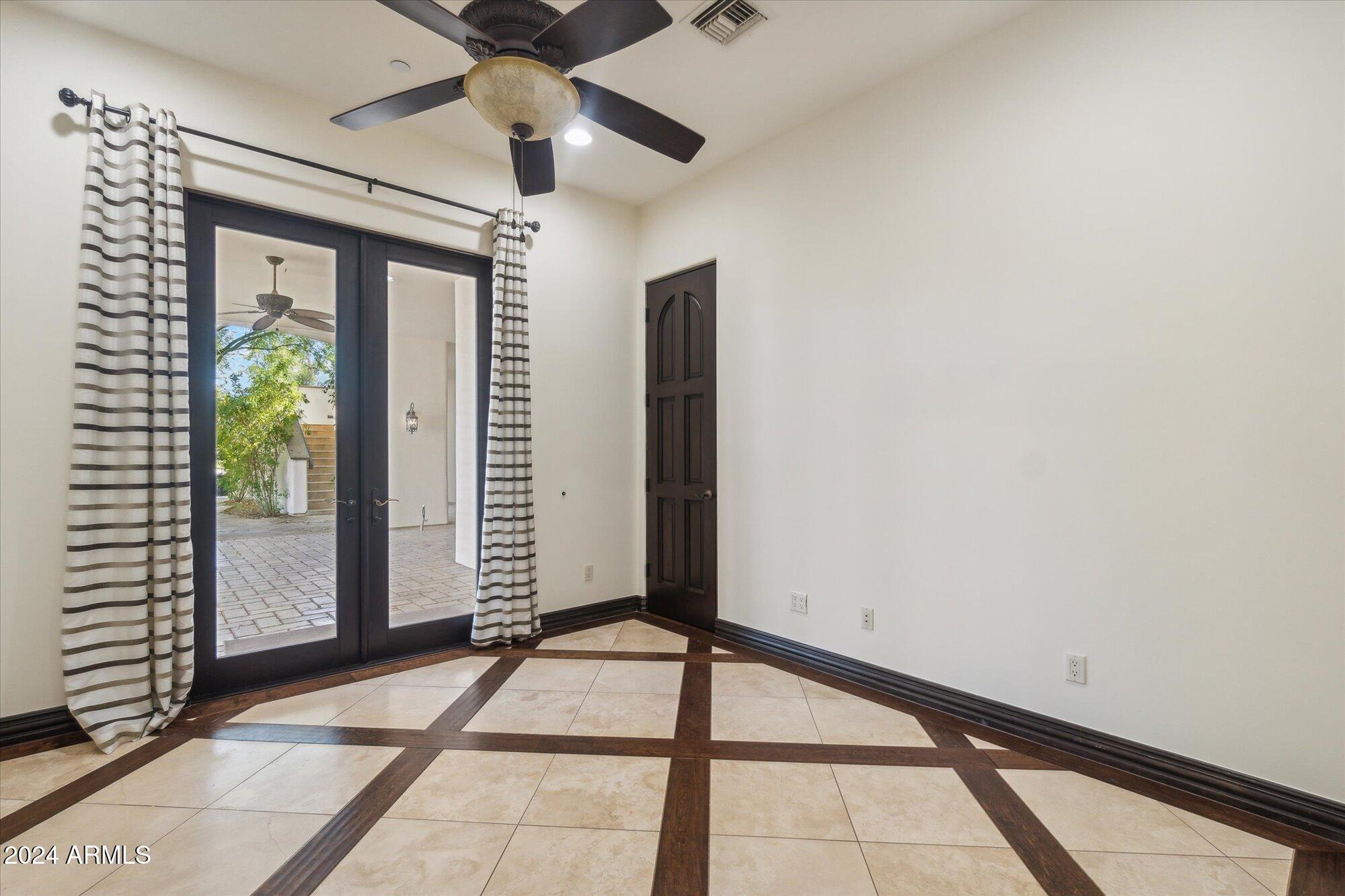 10512 E CHOLLA Street