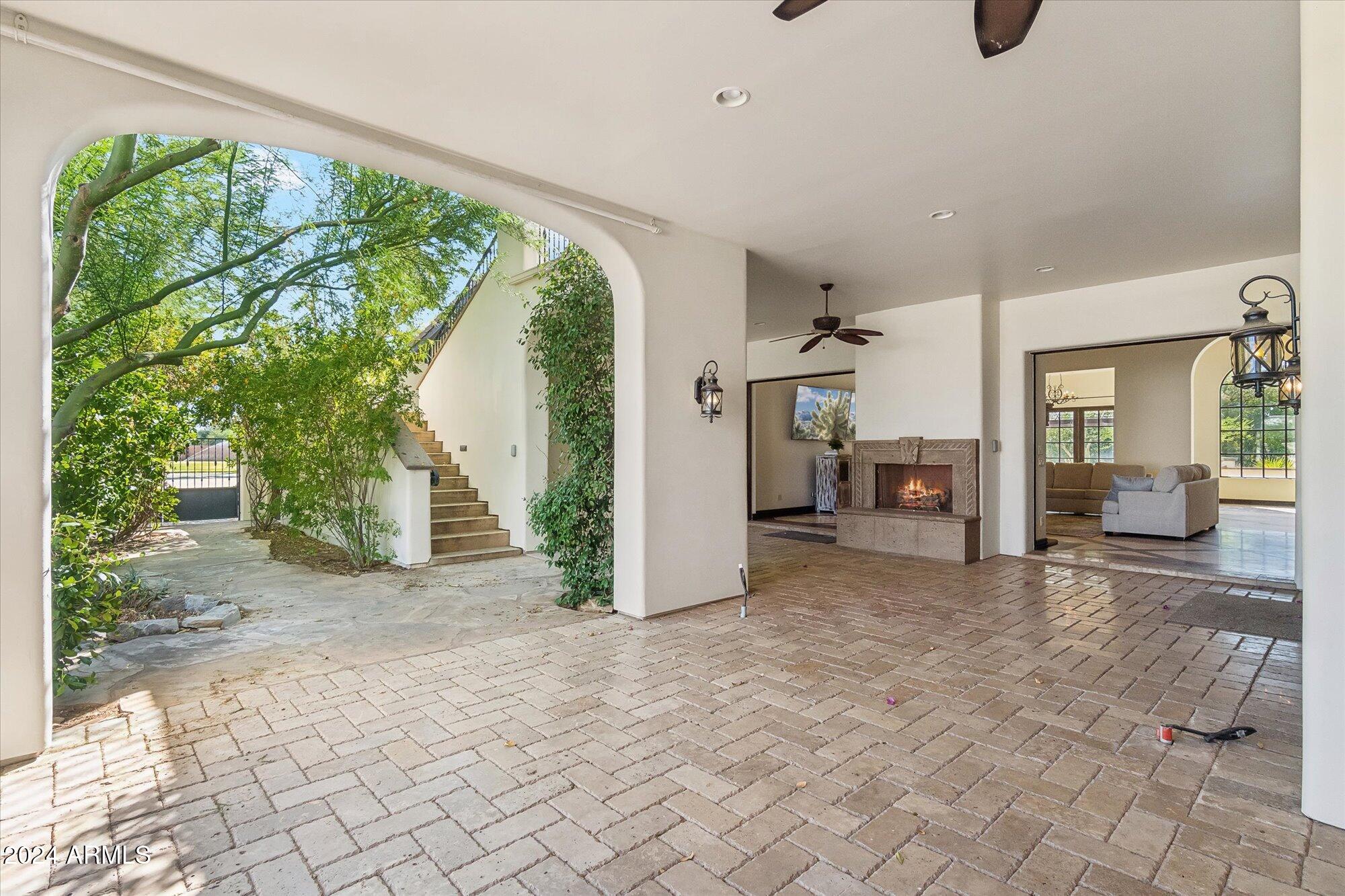 10512 E CHOLLA Street