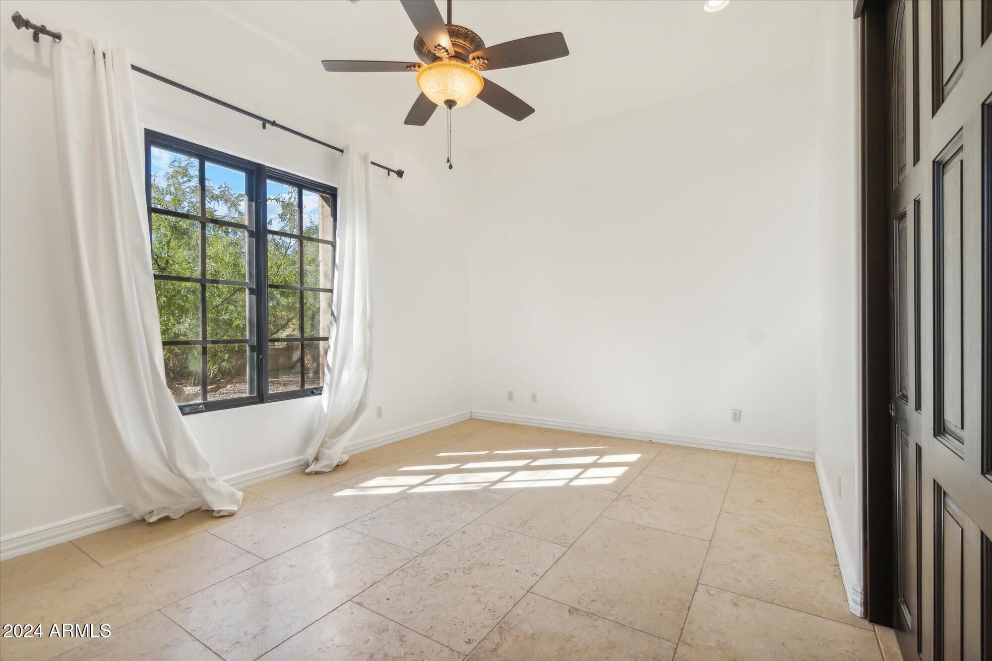 10512 E CHOLLA Street