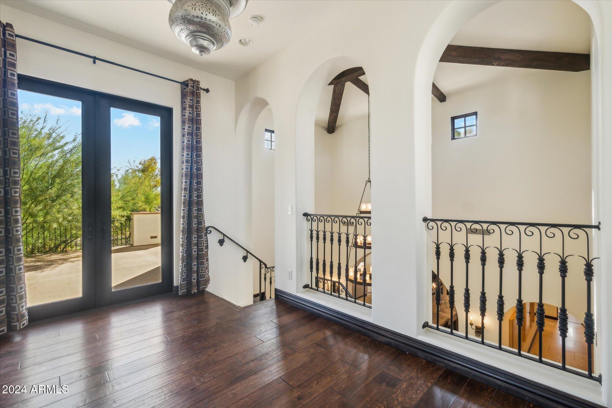 10512 E CHOLLA Street