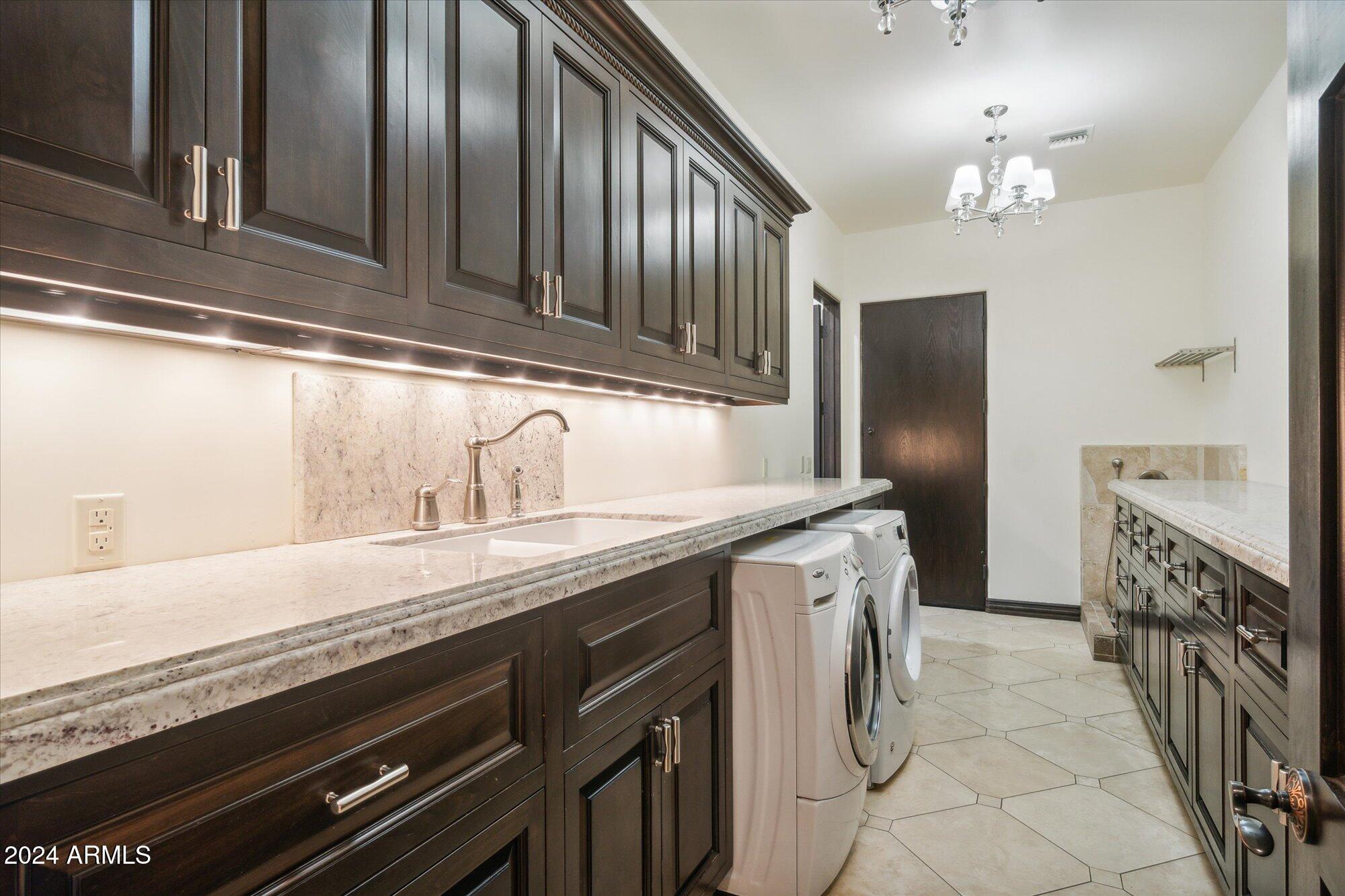 10512 E CHOLLA Street