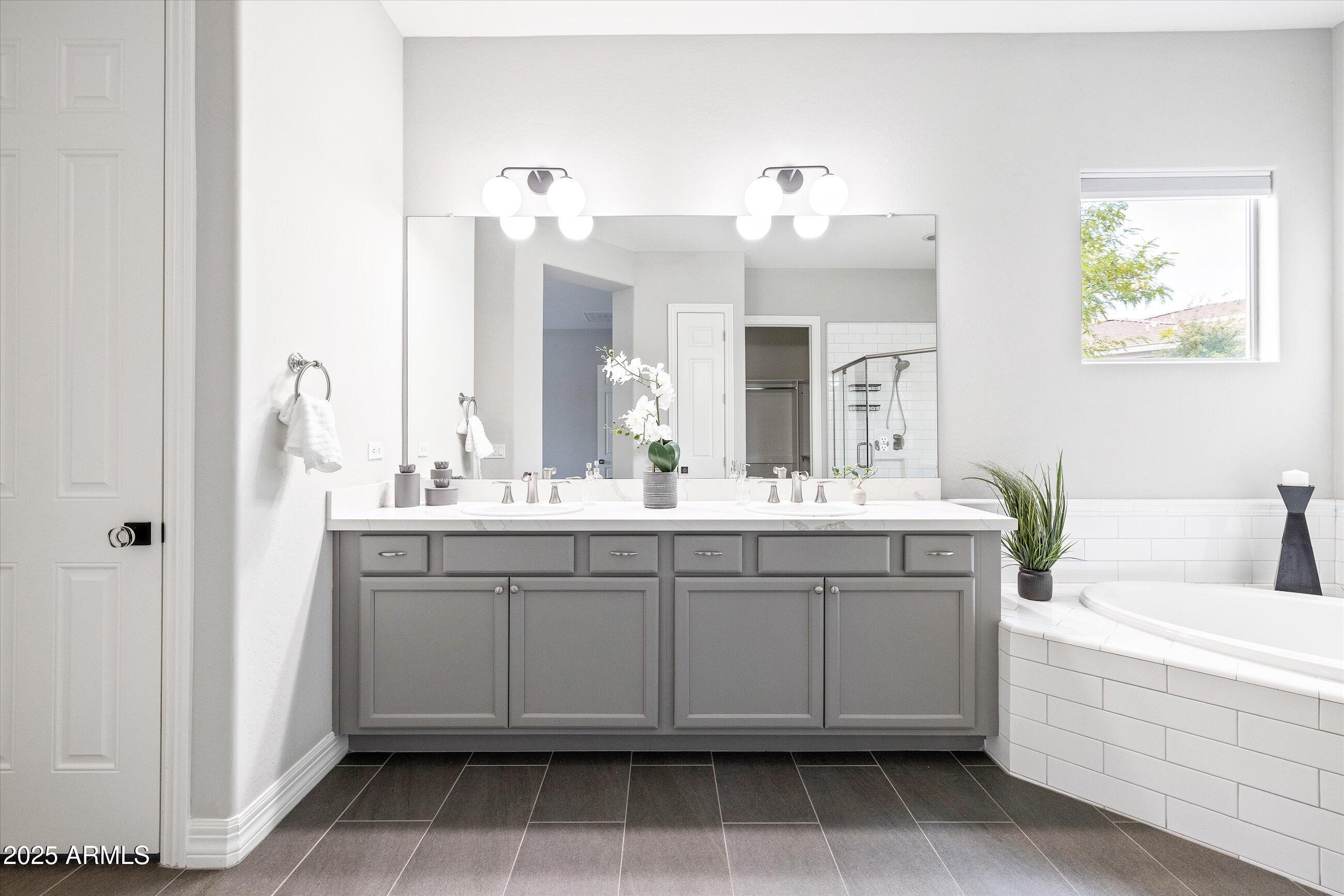 5448 E WINDSTONE Trail