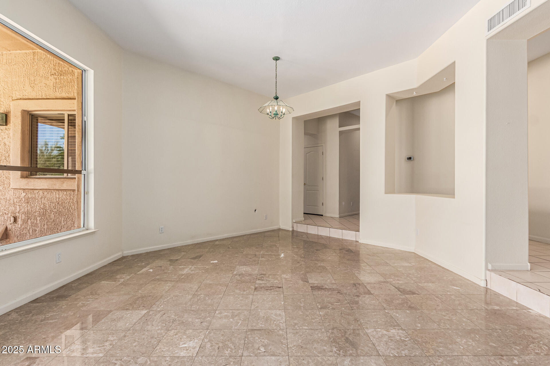 4633 E CHAPAROSA Way