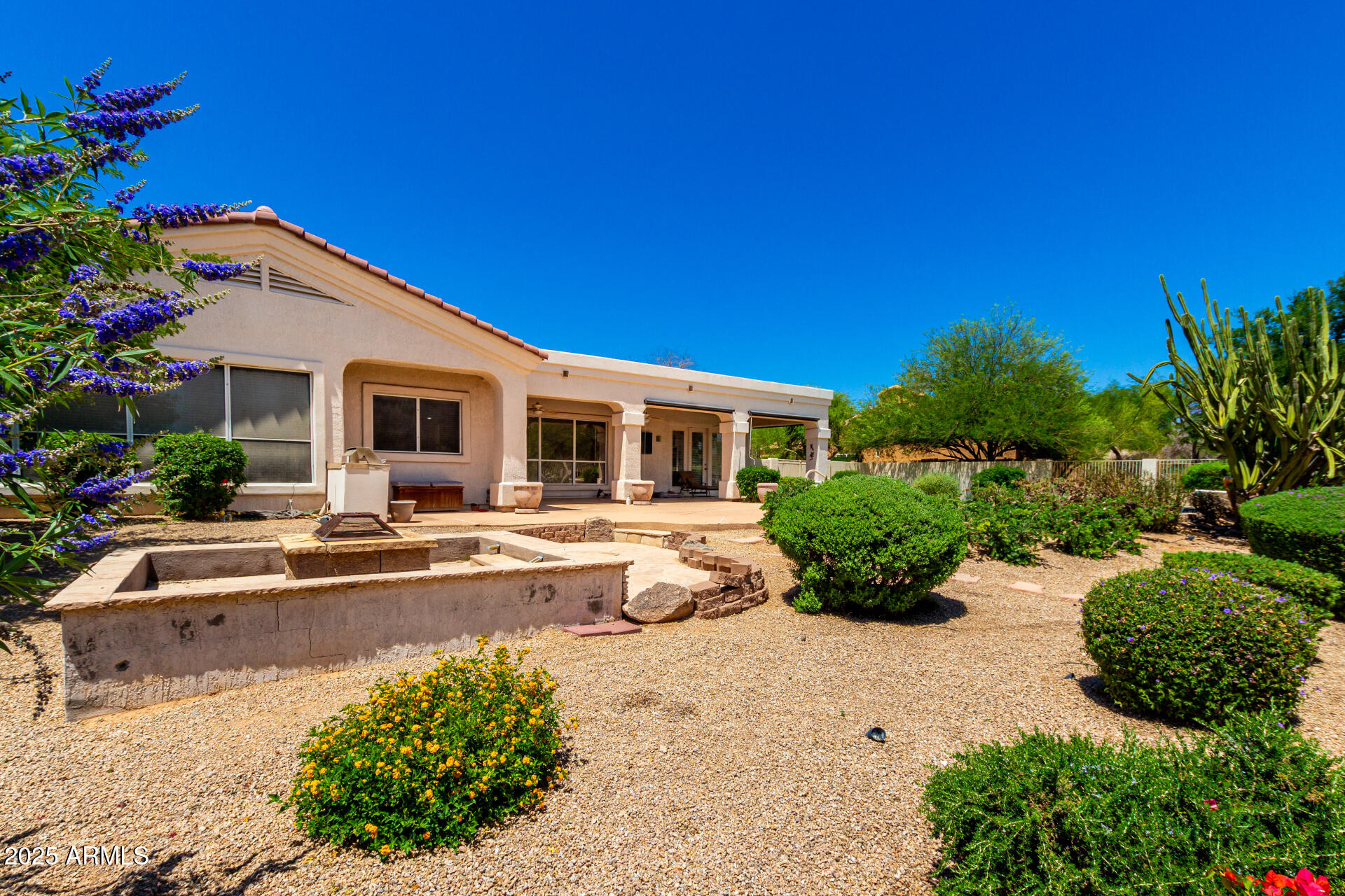 4633 E CHAPAROSA Way