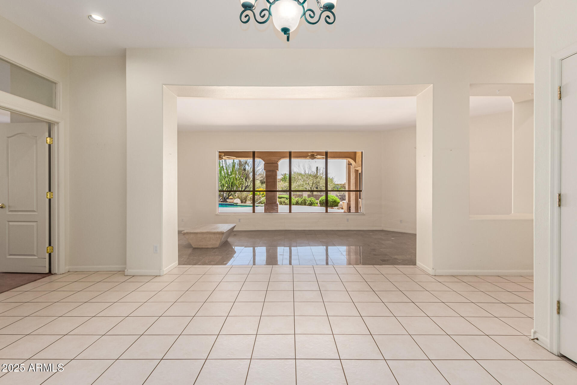 4633 E CHAPAROSA Way