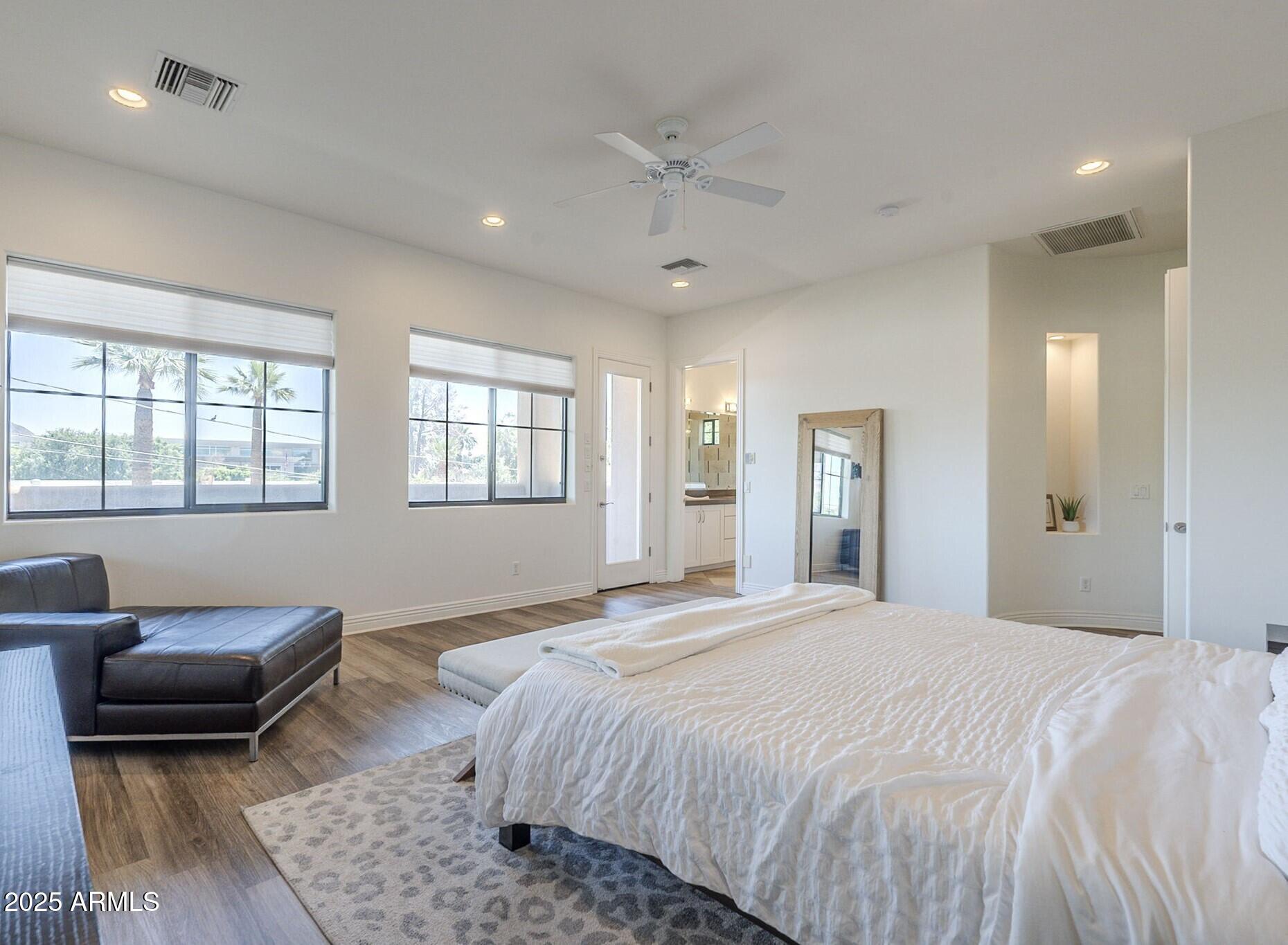 3812 E CAMELBACK Road