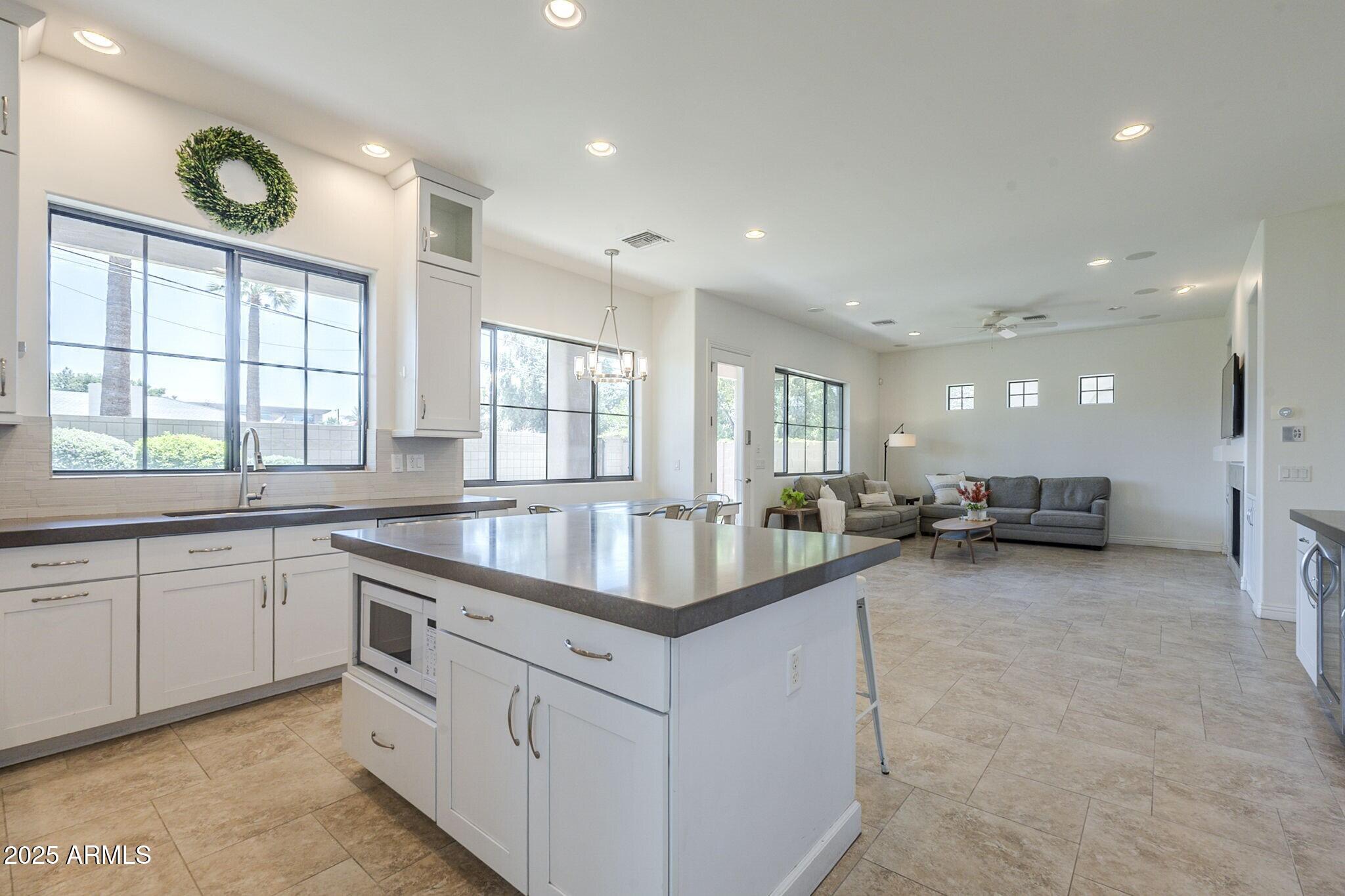 3812 E CAMELBACK Road