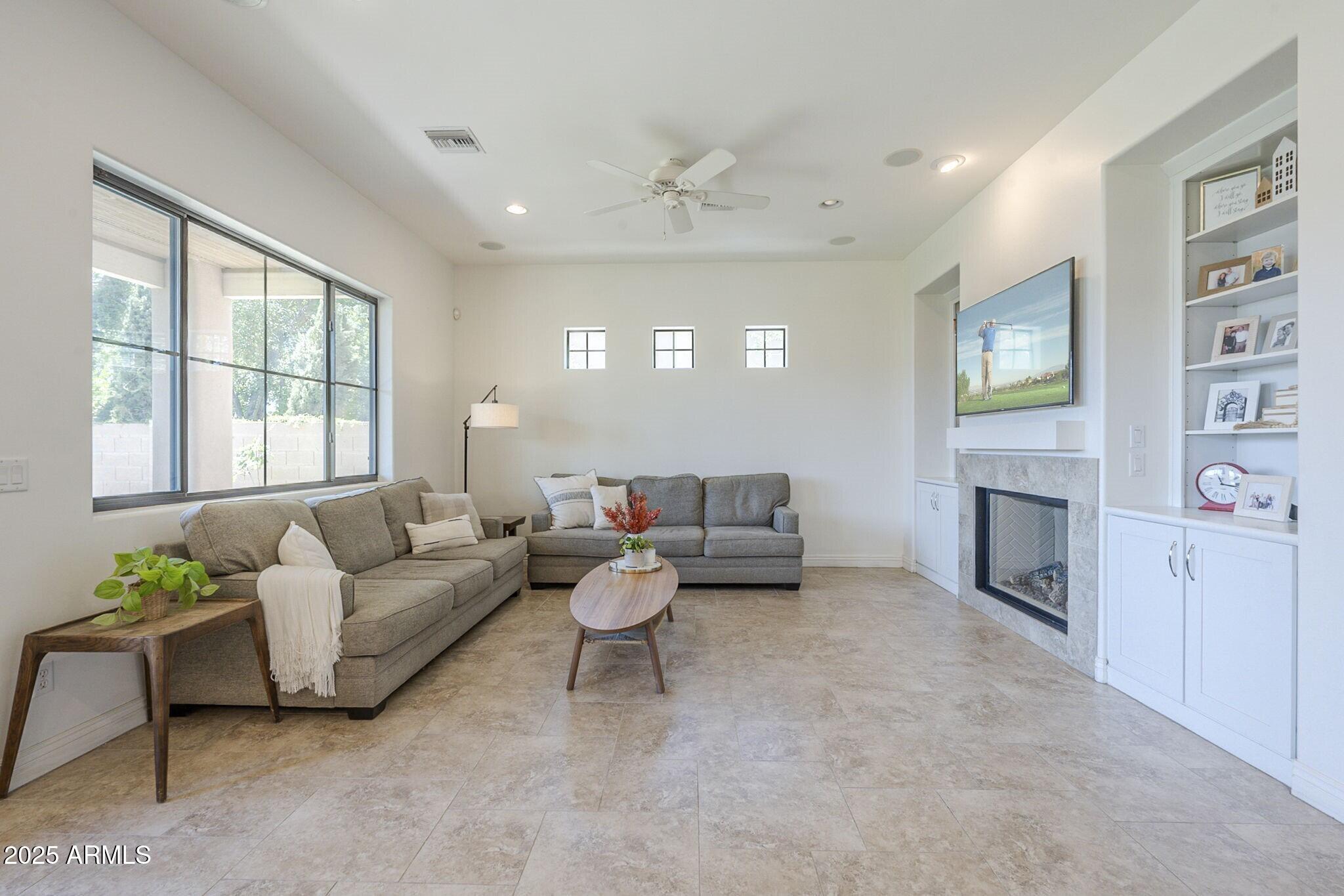 3812 E CAMELBACK Road