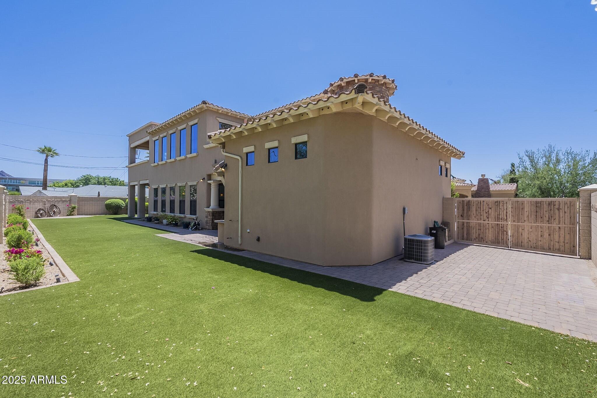 3812 E CAMELBACK Road