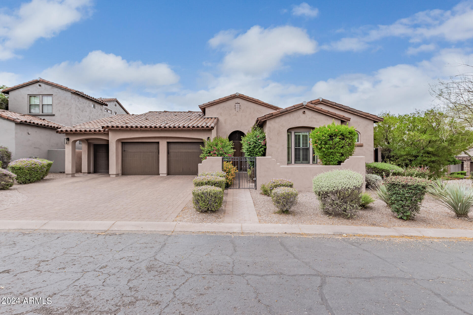 9413 E HIDDEN SPUR Trail