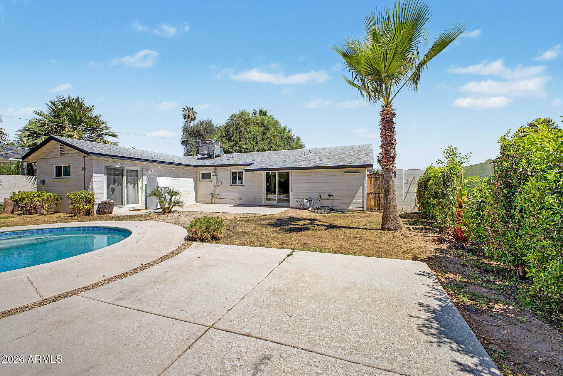 3547 E Meadowbrook Avenue
