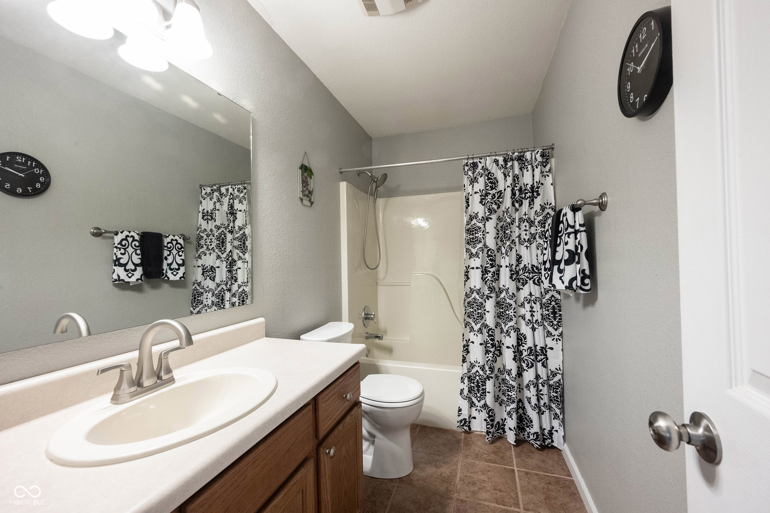 9950 Glenburr Court