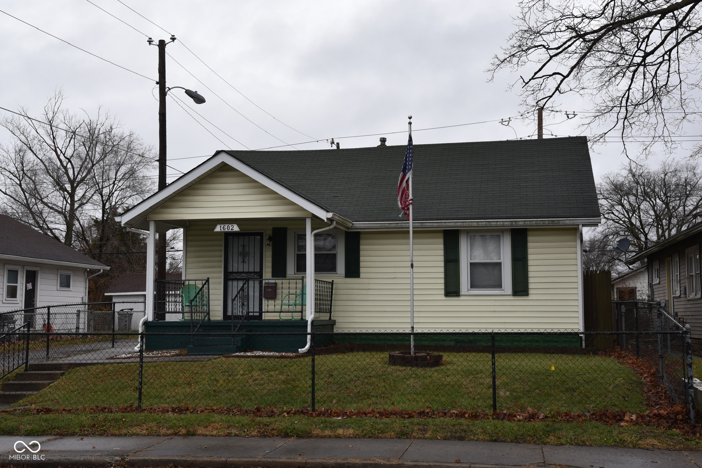 1602 Hoefgen Street