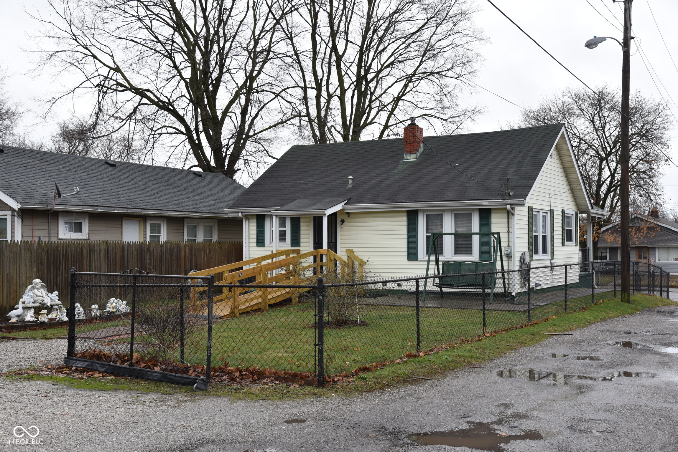1602 Hoefgen Street