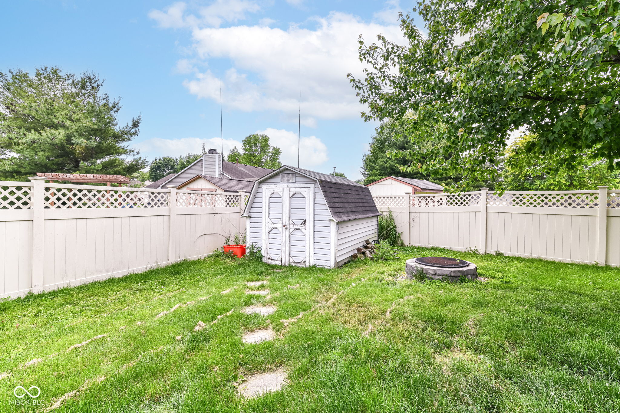 5651 Pine Knoll Boulevard