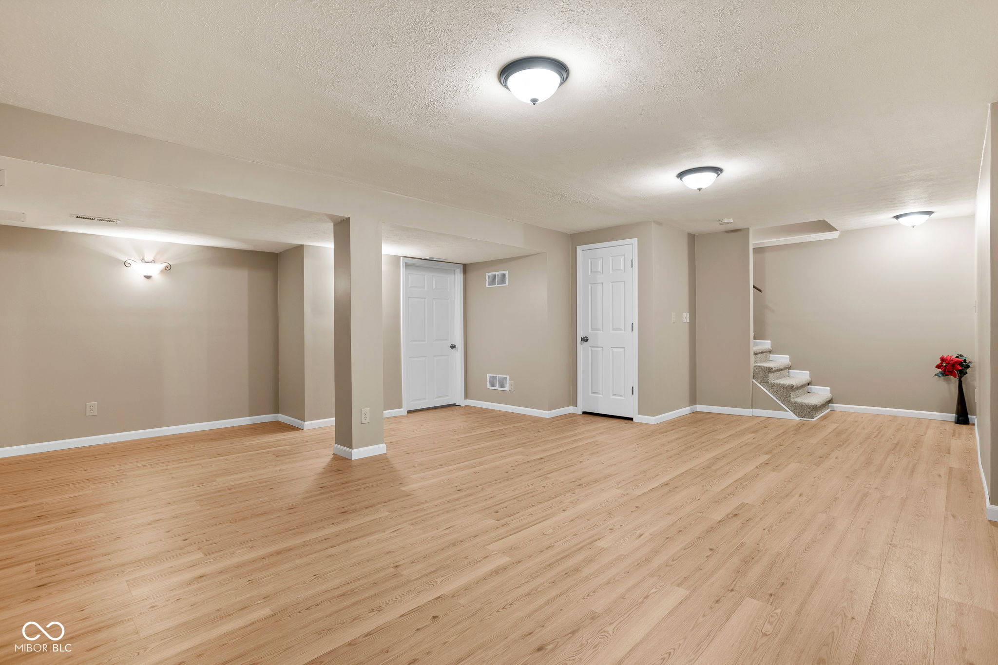 7621 Forest Drive