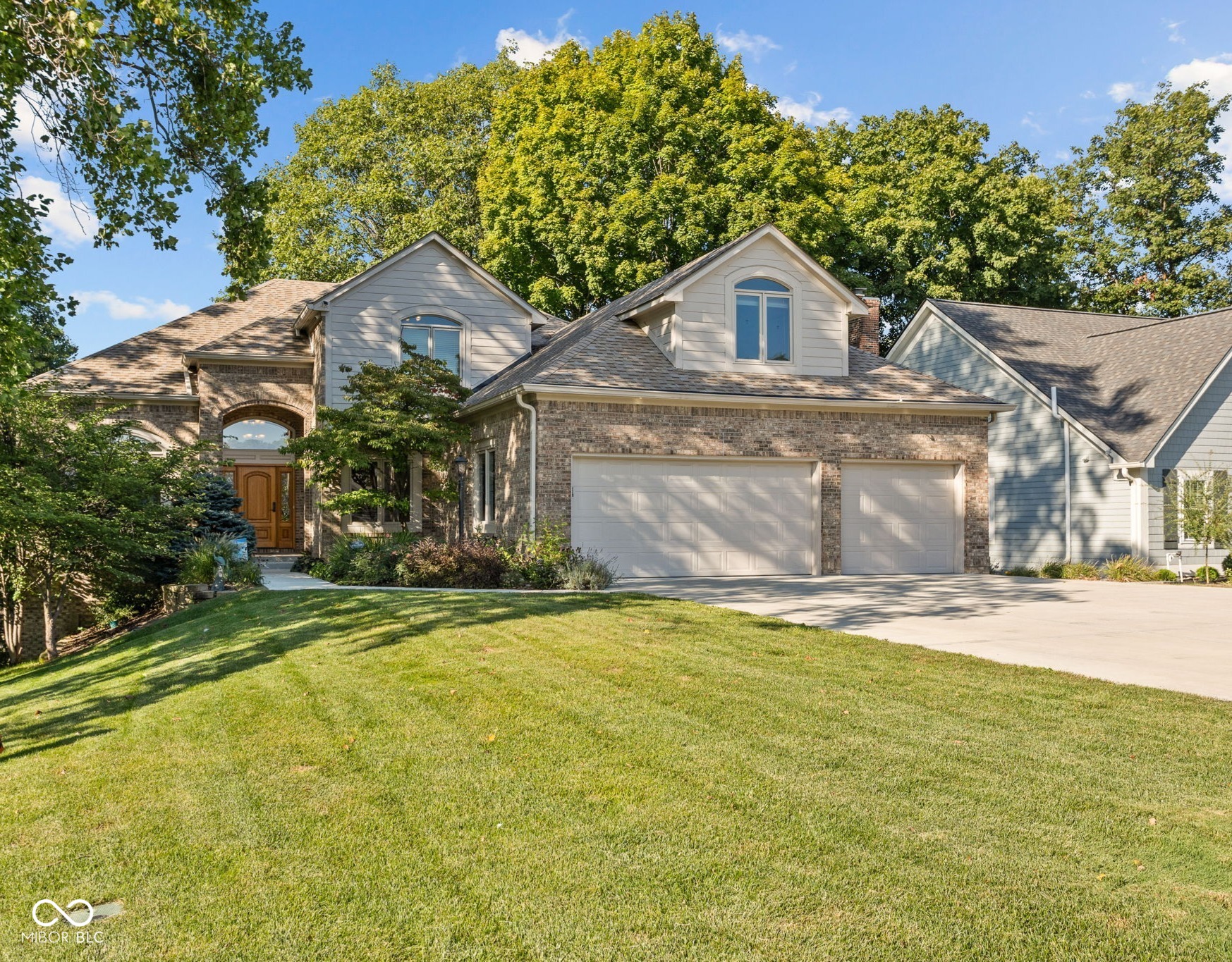 817 Hickory Way